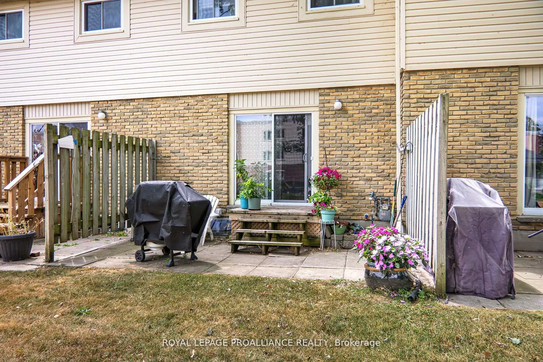 Photo 5 of Unit 28, 161 Bay Street, Quinte West, Trenton Ward — HOMEH