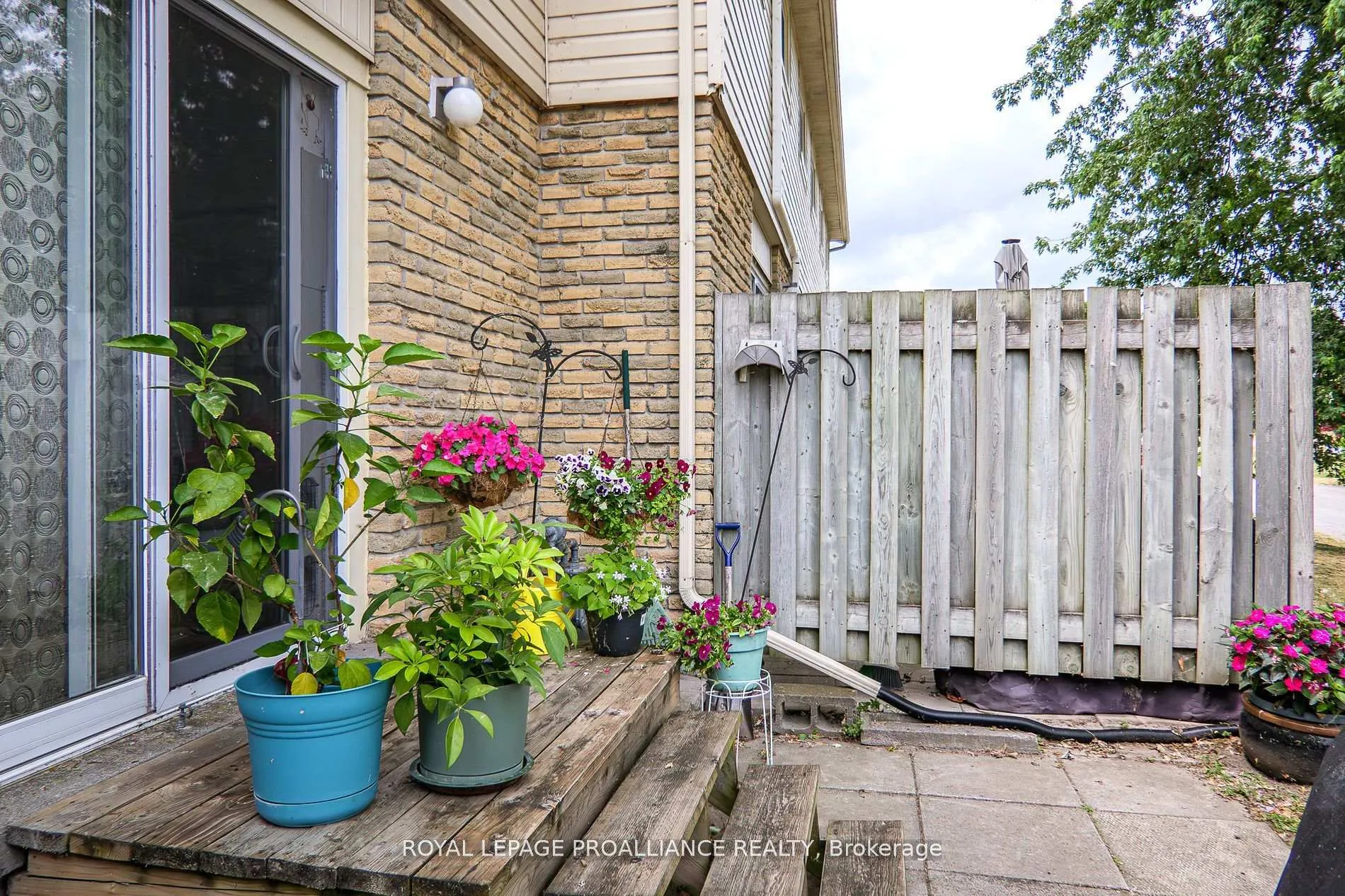 Photo 6 of Unit 28, 161 Bay Street, Quinte West, Trenton Ward — HOMEH