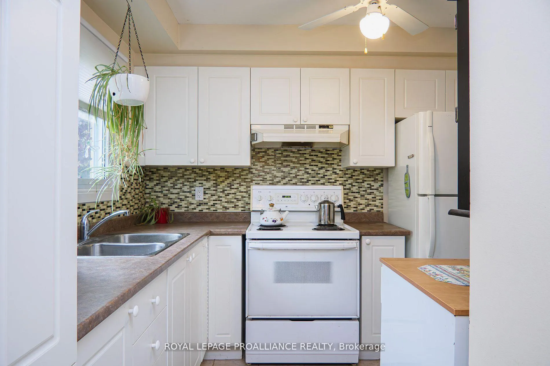 Photo 10 of Unit 28, 161 Bay Street, Quinte West, Trenton Ward — HOMEH