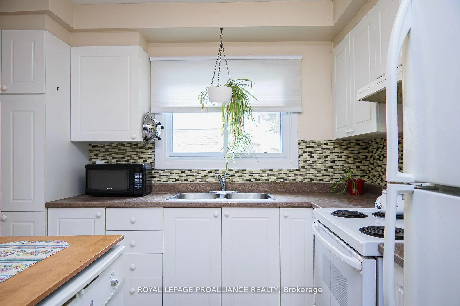 Photo 11 of Unit 28, 161 Bay Street, Quinte West, Trenton Ward — HOMEH