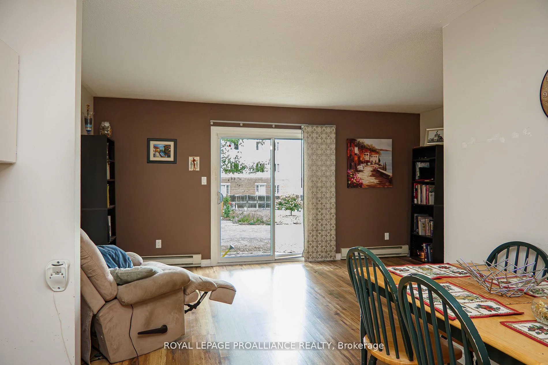 Photo 12 of Unit 28, 161 Bay Street, Quinte West, Trenton Ward — HOMEH