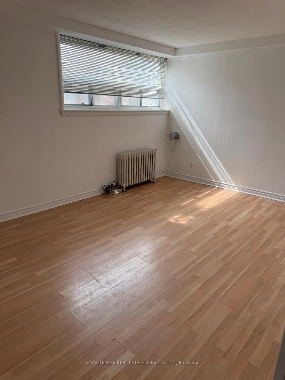 Photo 3 of Unit Lower Level, 103 Coe Hill Drive, Toronto, High Park-Swansea — HOMEH