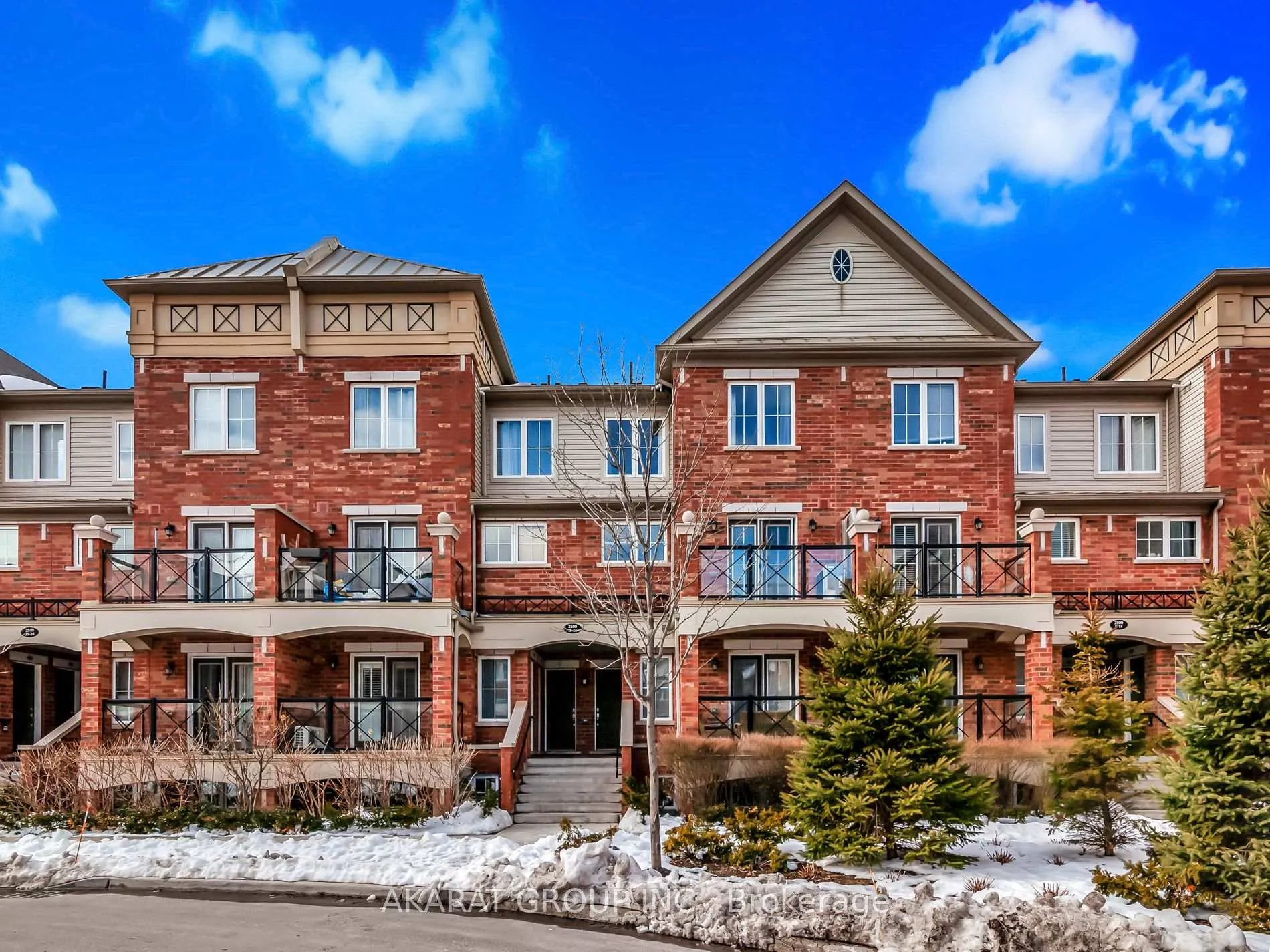 Photo 2 of Unit 16, 2500 Post Road, Oakville, River Oaks — HOMEH