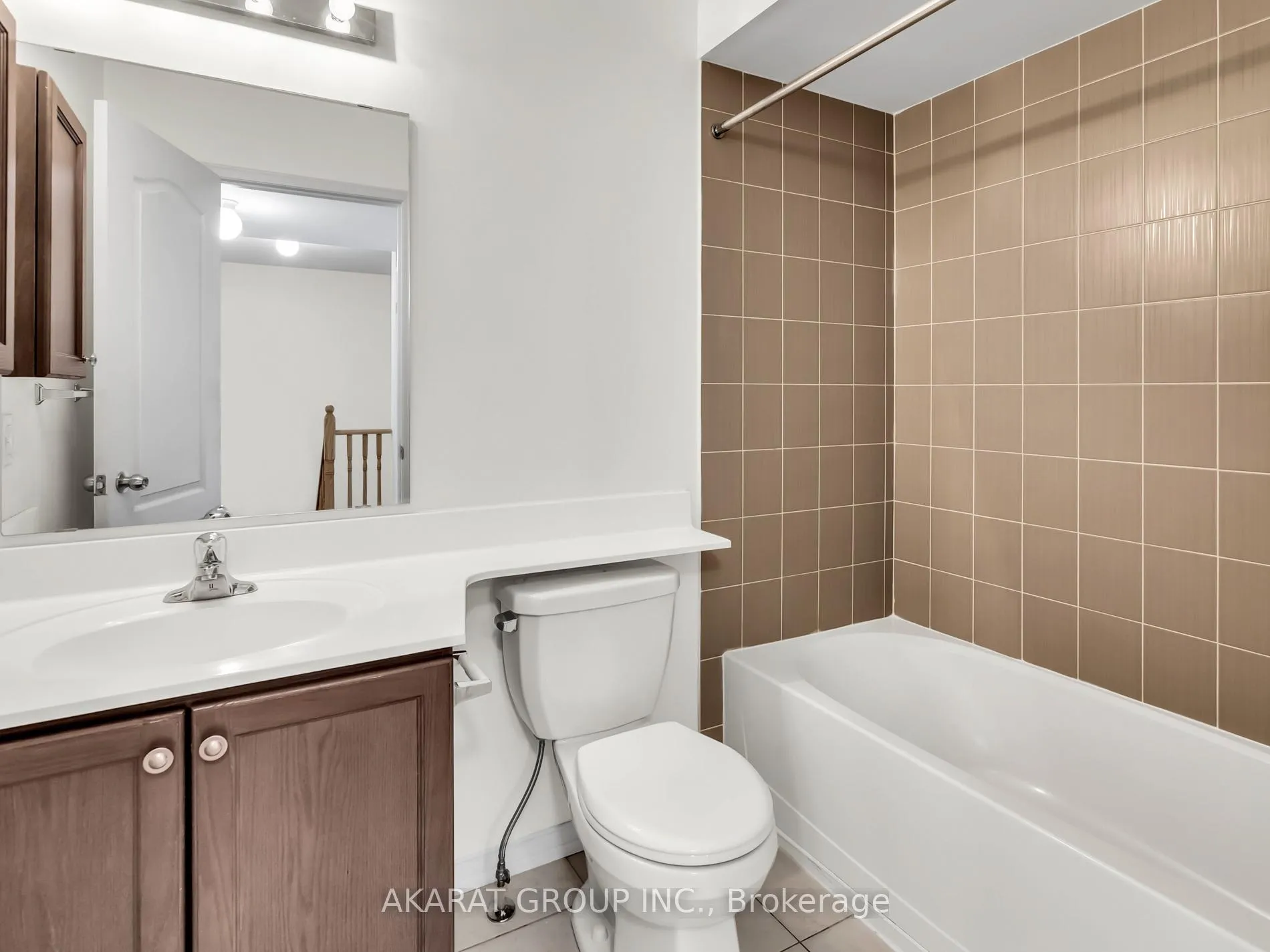 Photo 15 of Unit 16, 2500 Post Road, Oakville, River Oaks — HOMEH