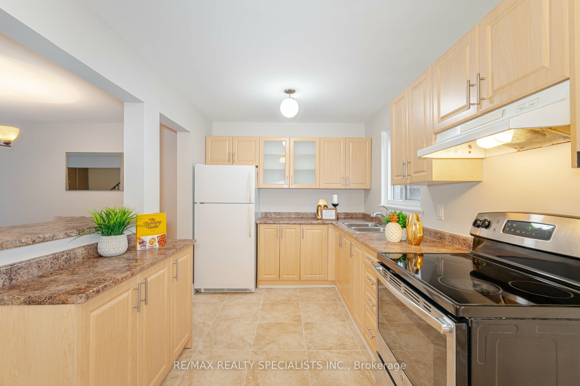 Photo 50 of Unit 8, 8 Guildford Crescent, Brampton, Central Park — HOMEH