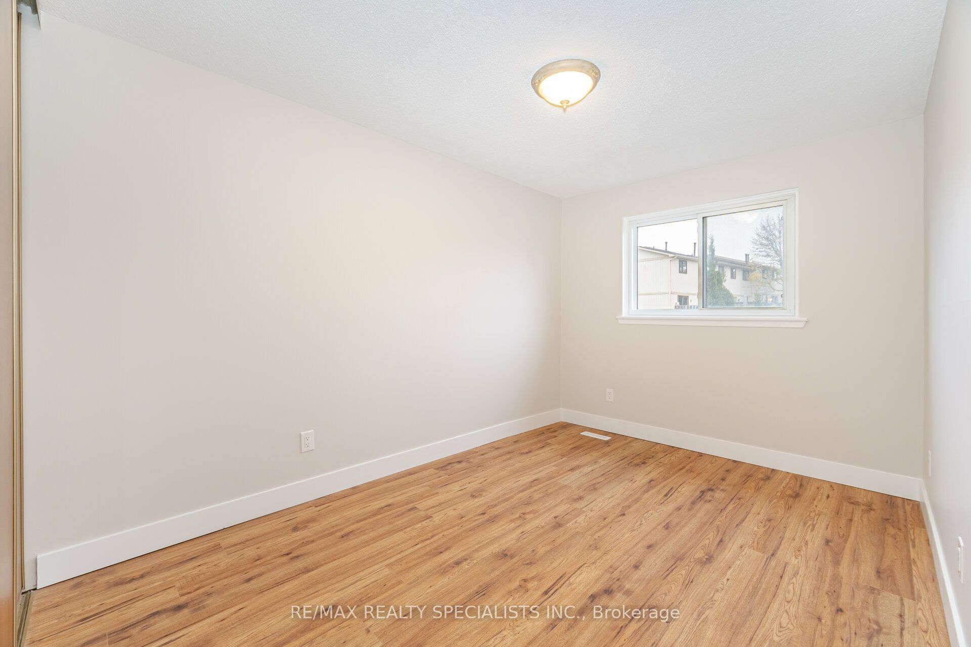 Photo 61 of Unit 8, 8 Guildford Crescent, Brampton, Central Park — HOMEH
