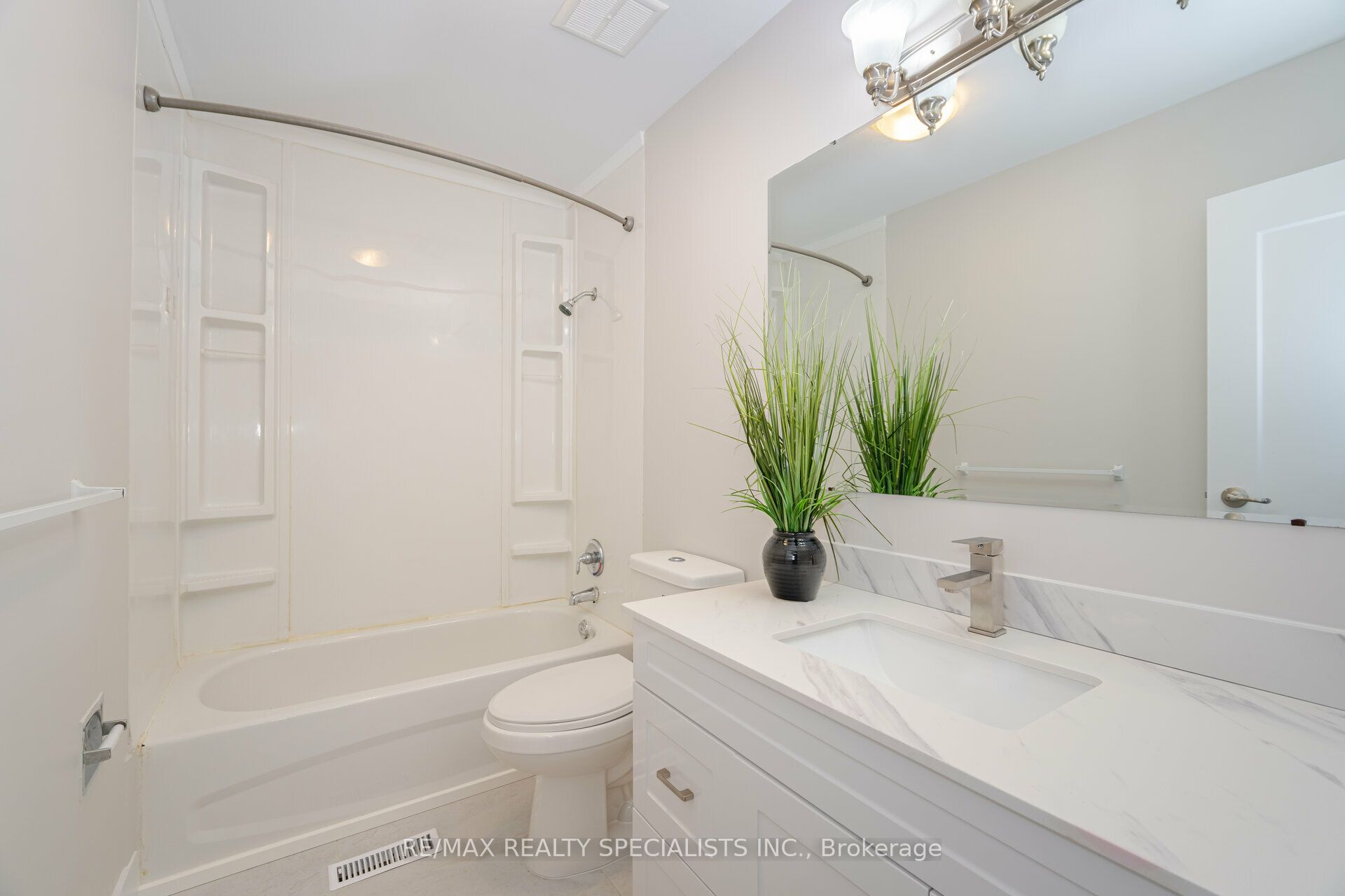 Photo 65 of Unit 8, 8 Guildford Crescent, Brampton, Central Park — HOMEH