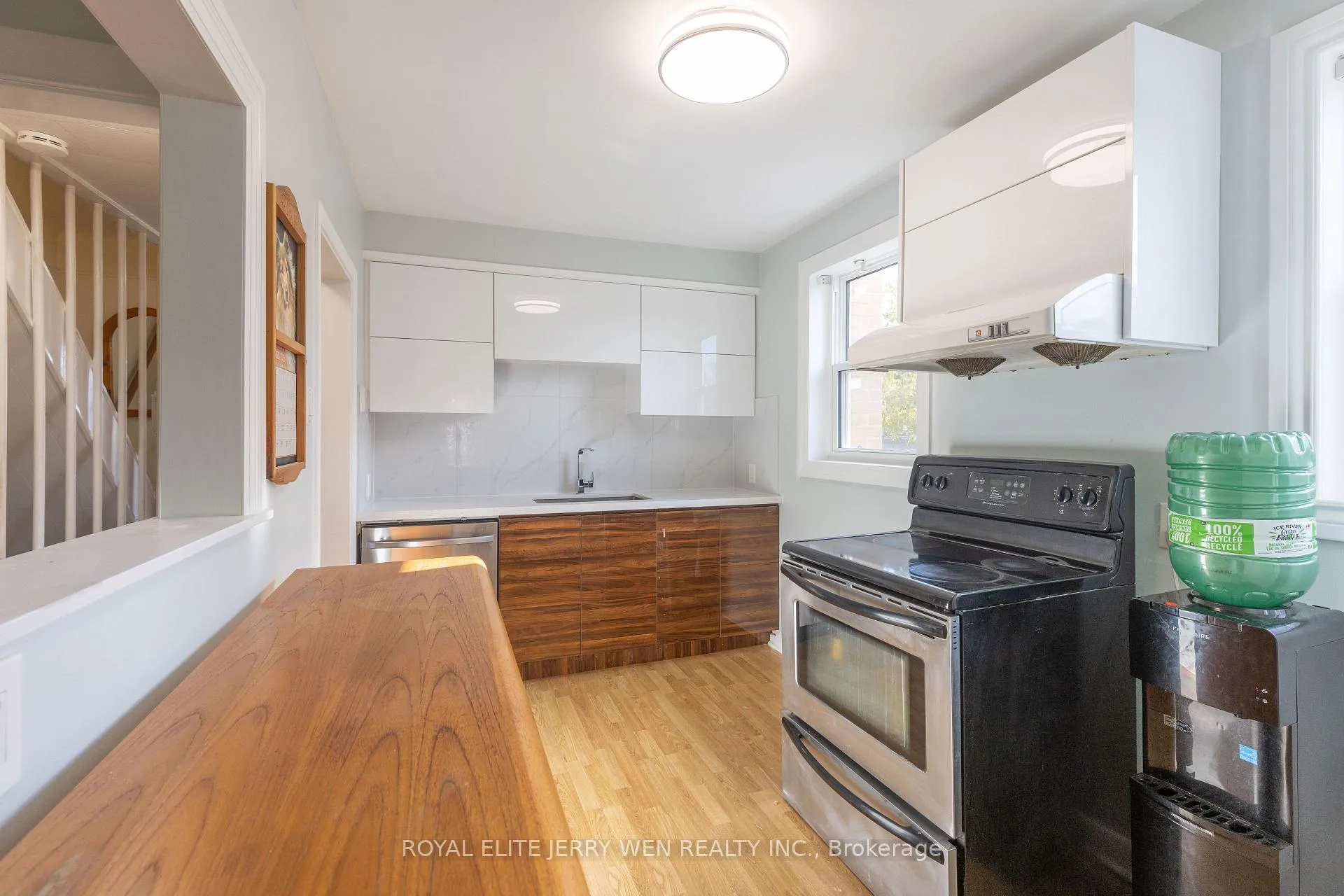 Photo 15 of 22 Forest Road, Ajax, South East — HOMEH