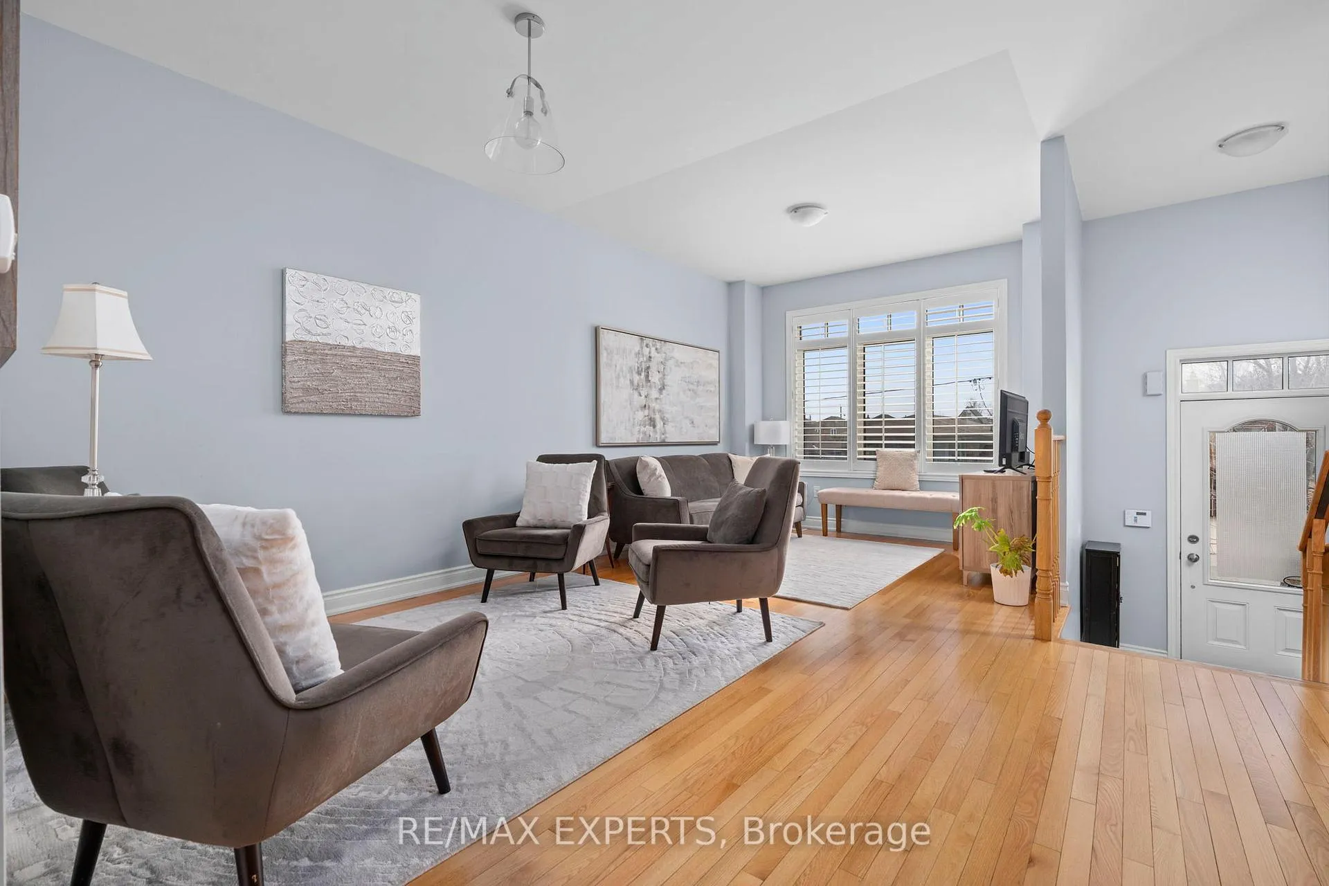 Photo 4 of 21 Ypres Road, Toronto, Keelesdale-Eglinton West — HOMEH