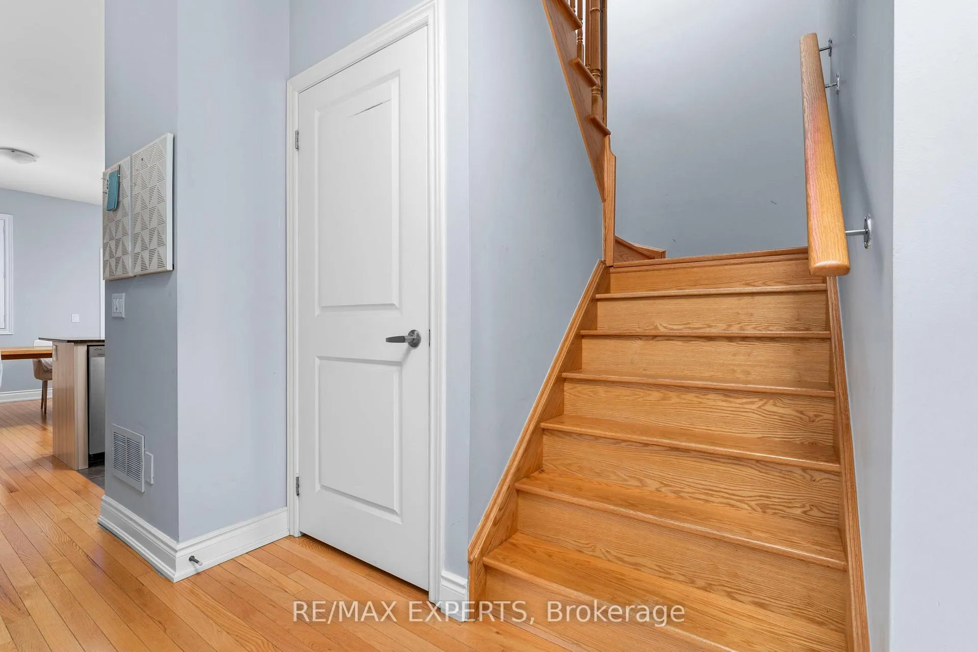 Photo 15 of 21 Ypres Road, Toronto, Keelesdale-Eglinton West — HOMEH
