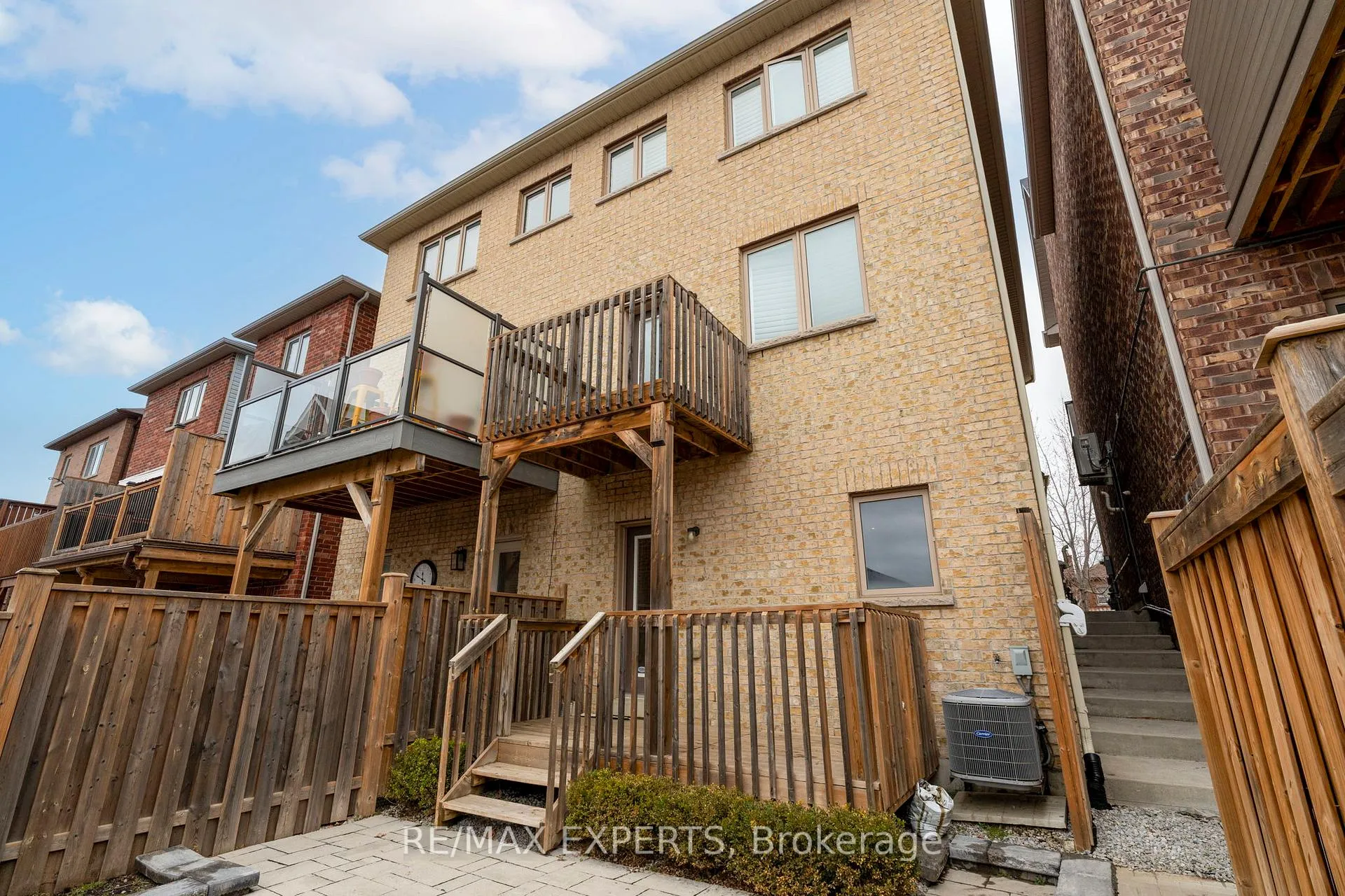 Photo 31 of 21 Ypres Road, Toronto, Keelesdale-Eglinton West — HOMEH