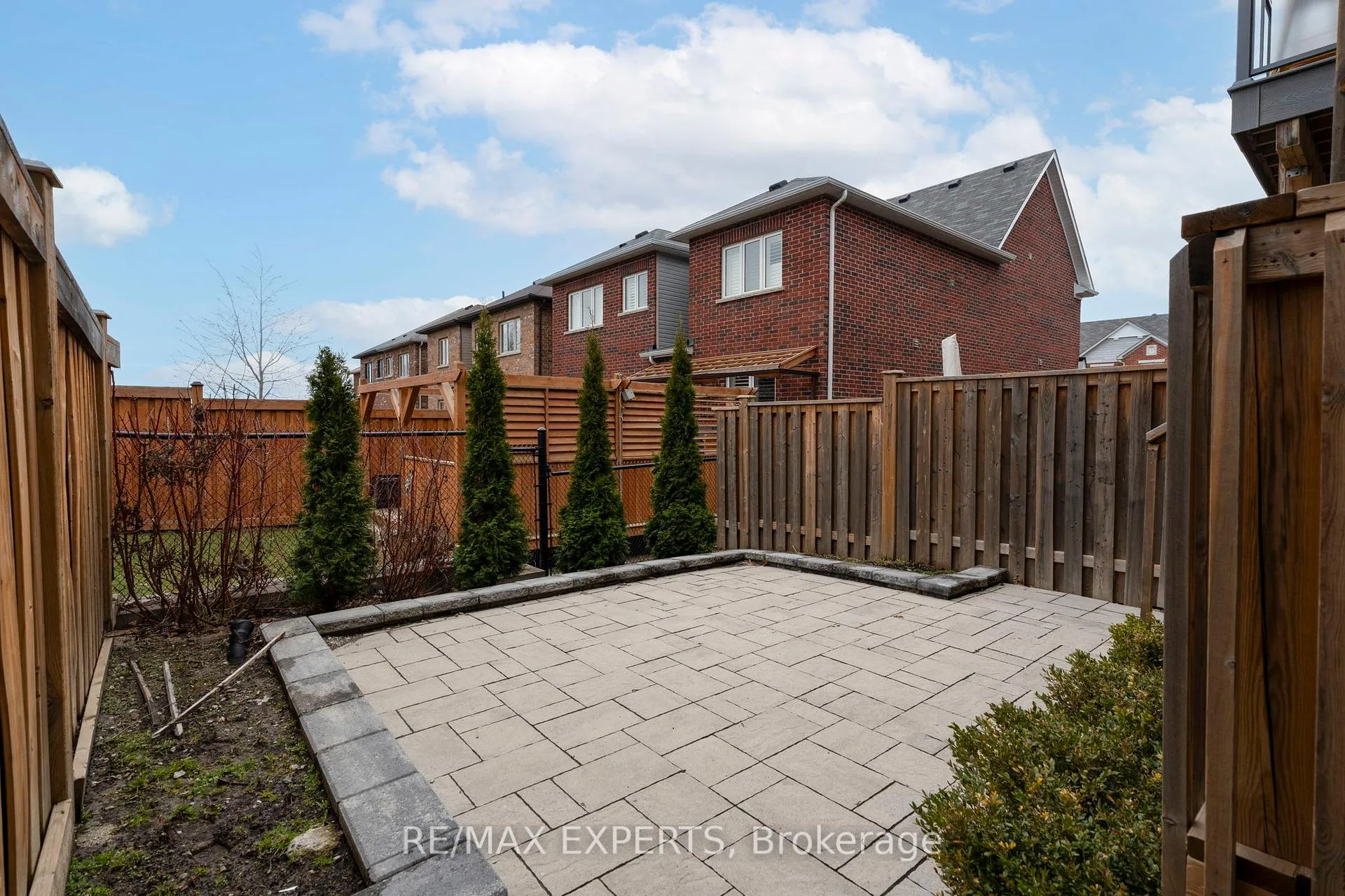 Photo 33 of 21 Ypres Road, Toronto, Keelesdale-Eglinton West — HOMEH