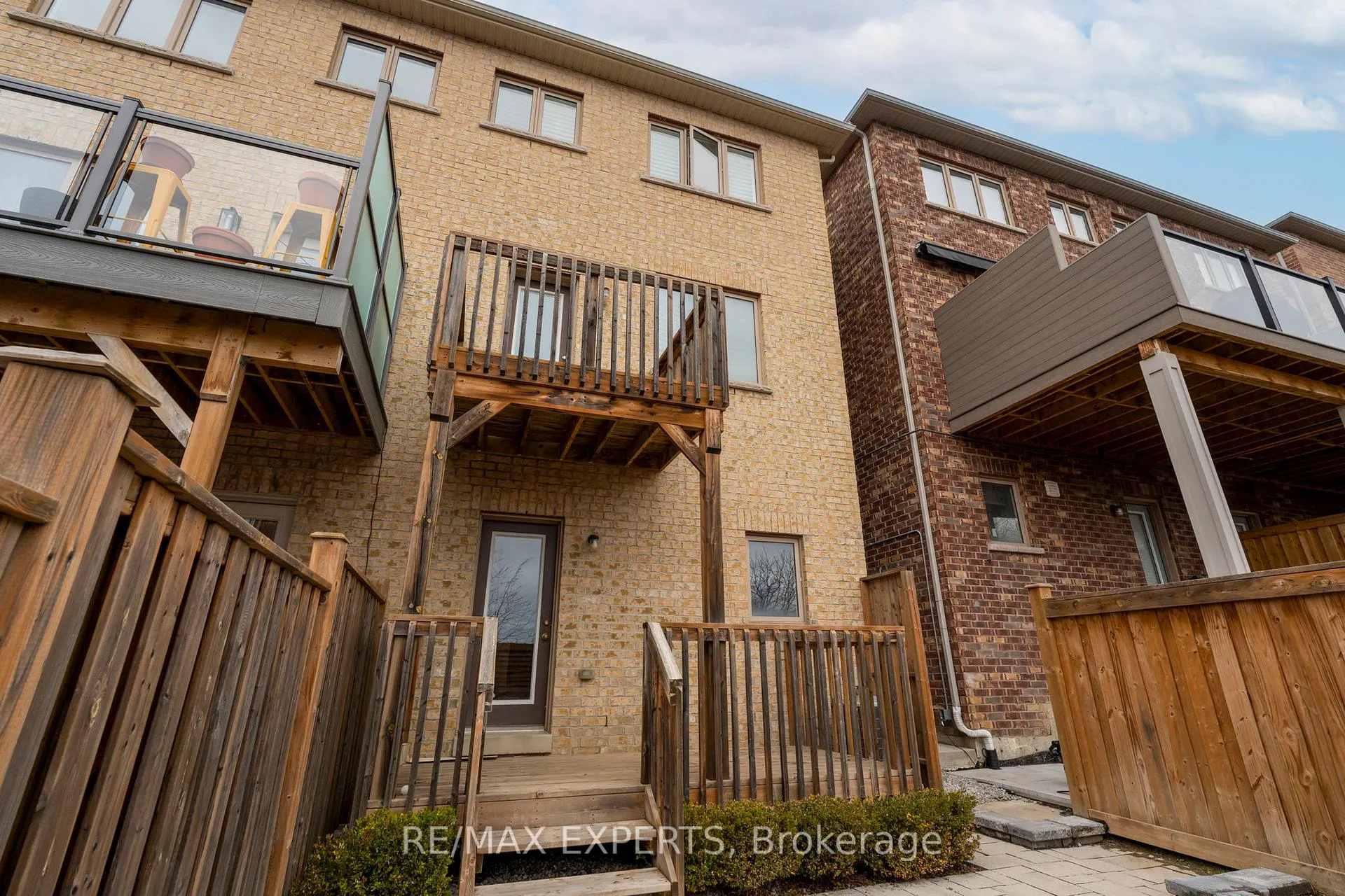 Photo 35 of 21 Ypres Road, Toronto, Keelesdale-Eglinton West — HOMEH