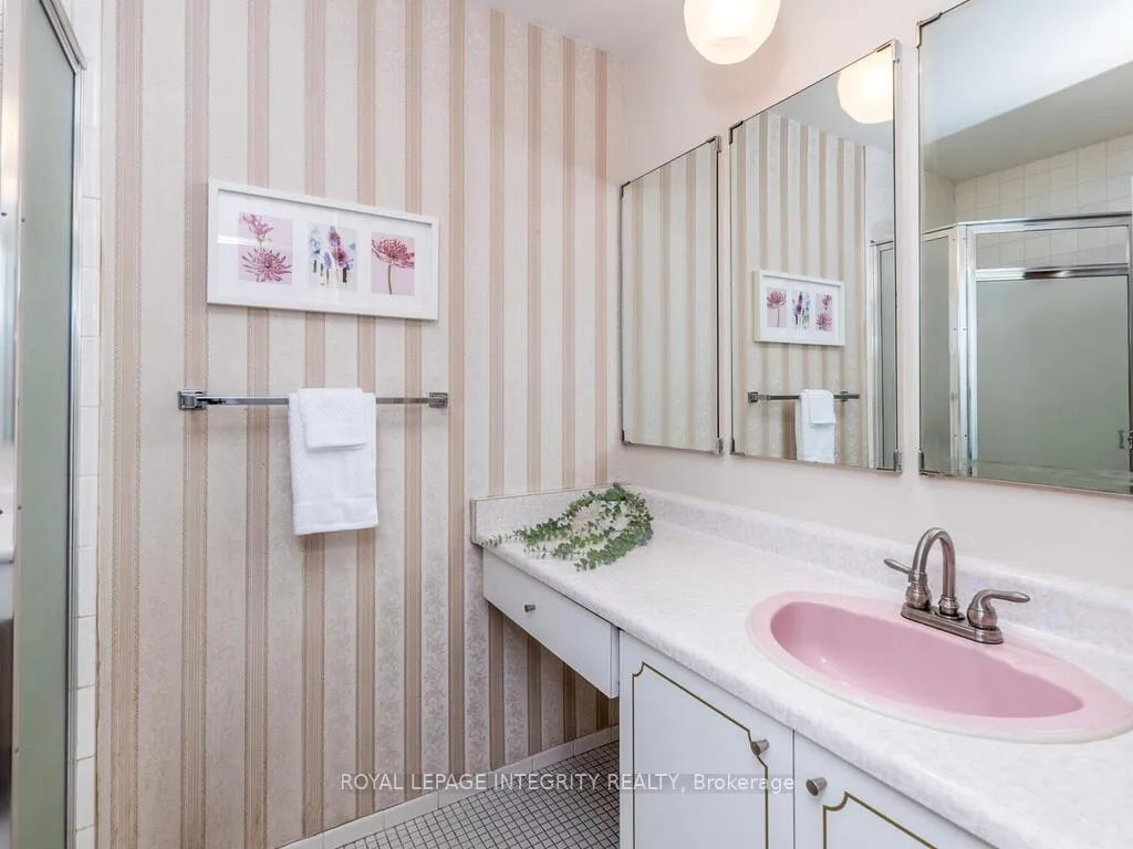 Photo 198 of 2150 Dutton Crescent, Ottawa, Beacon Hill North — HOMEH