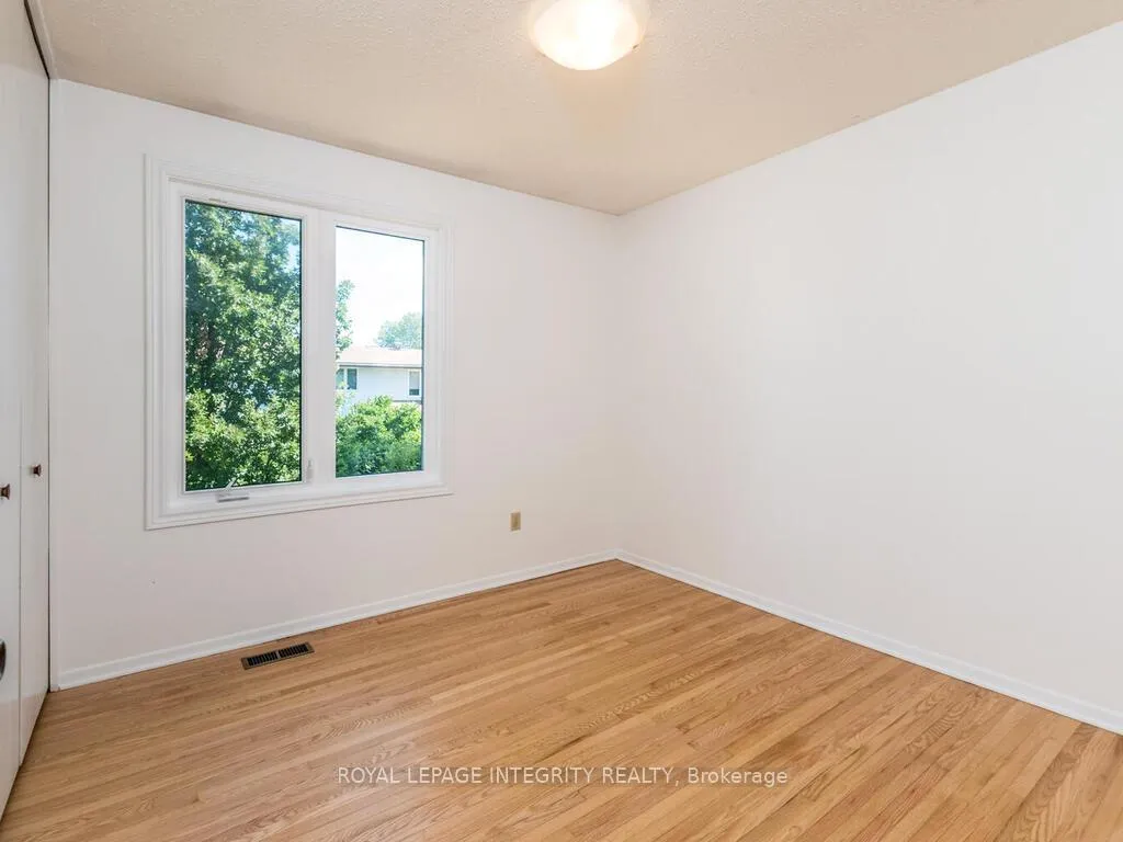 Photo 218 of 2150 Dutton Crescent, Ottawa, Beacon Hill North — HOMEH