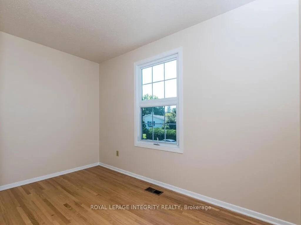 Photo 228 of 2150 Dutton Crescent, Ottawa, Beacon Hill North — HOMEH