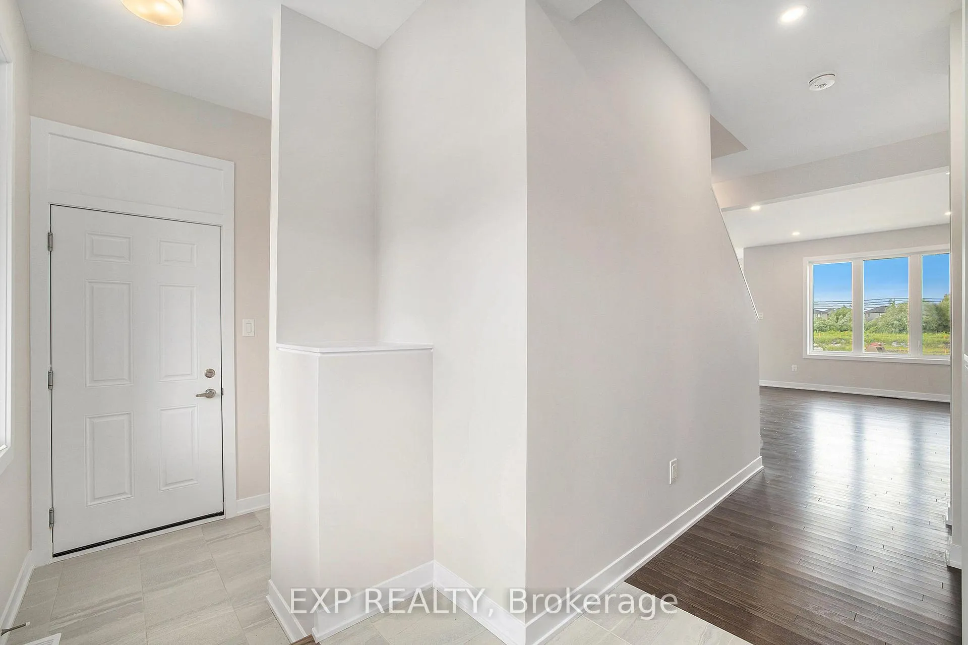 Photo 10 of 186 Conservancy Drive, Ottawa, Barrhaven - Heritage Park — HOMEH