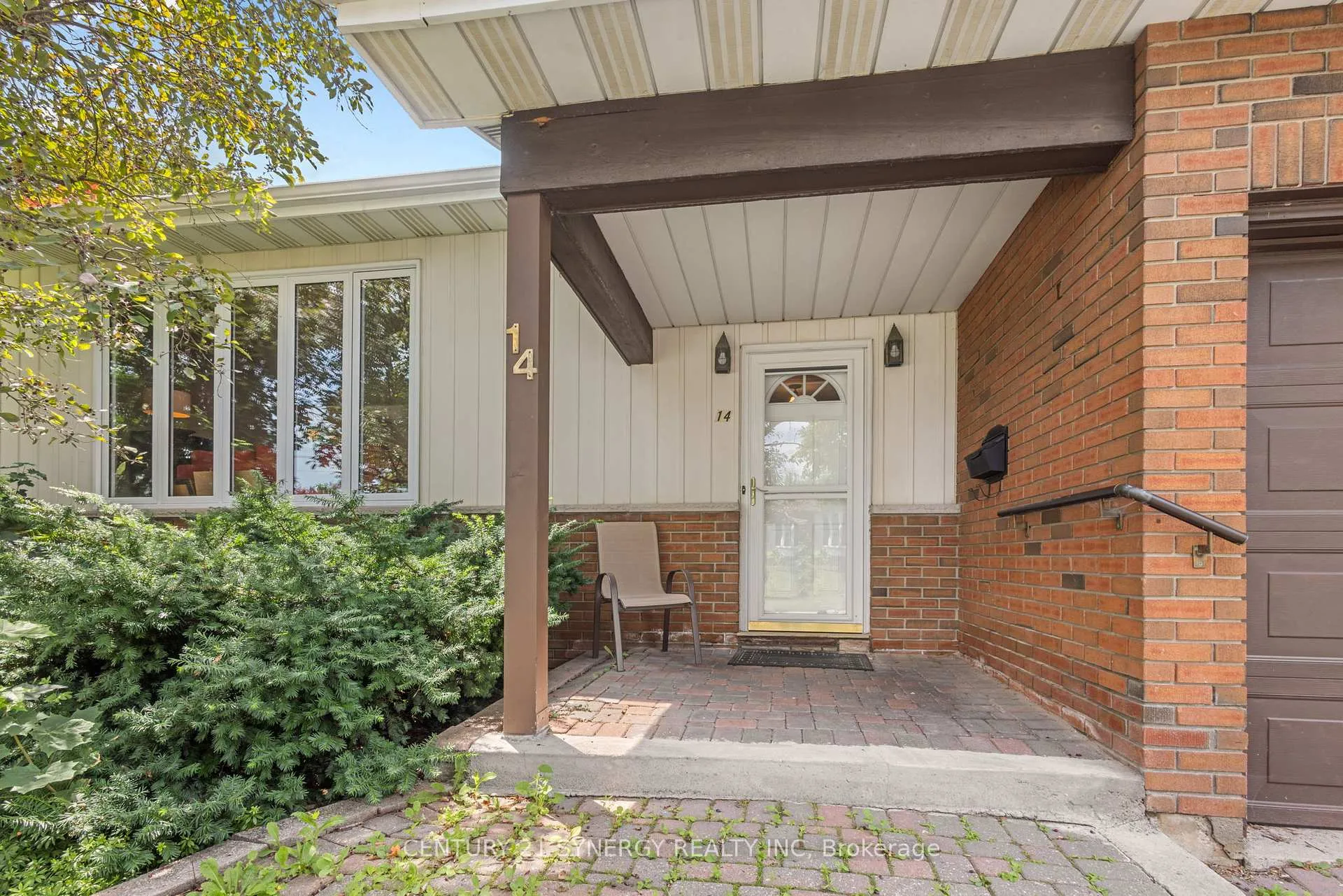 Photo 4 of 14 Silver Aspen Crescent, Ottawa, Blackburn Hamlet — HOMEH