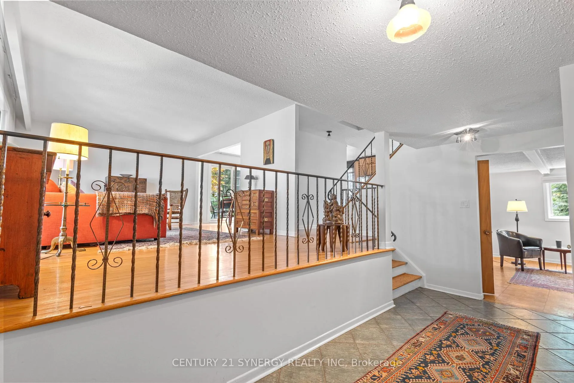 Photo 12 of 14 Silver Aspen Crescent, Ottawa, Blackburn Hamlet — HOMEH