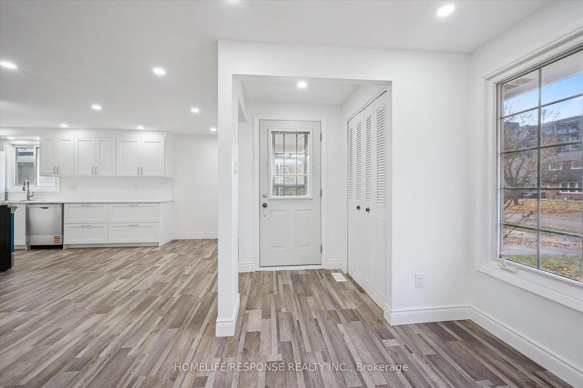 Photo 3 of Unit UPPER, 118 Selkirk Drive, Kitchener — HOMEH
