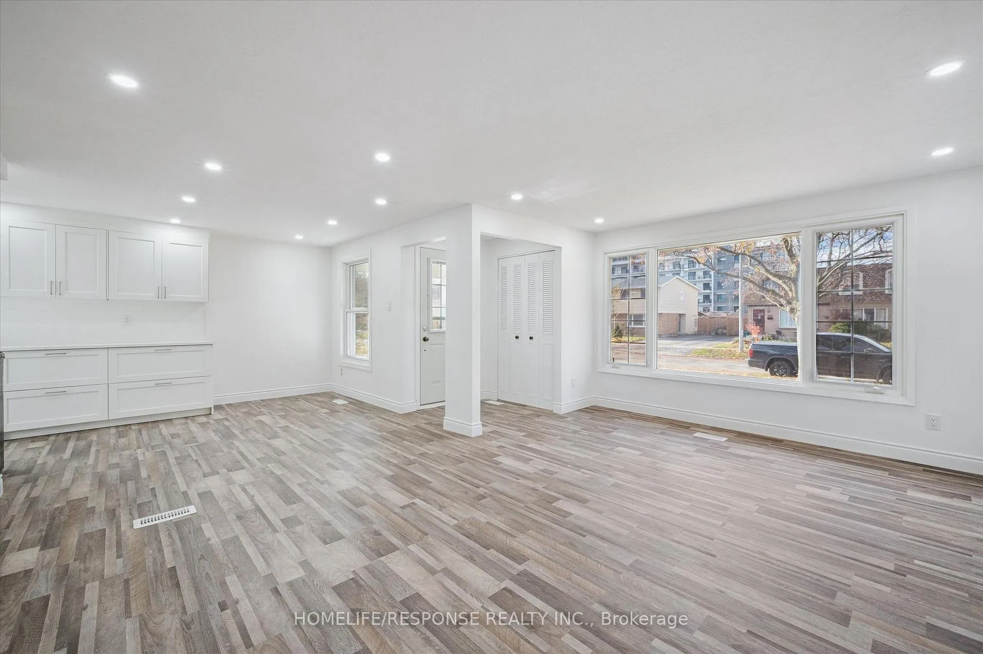 Photo 5 of Unit UPPER, 118 Selkirk Drive, Kitchener — HOMEH
