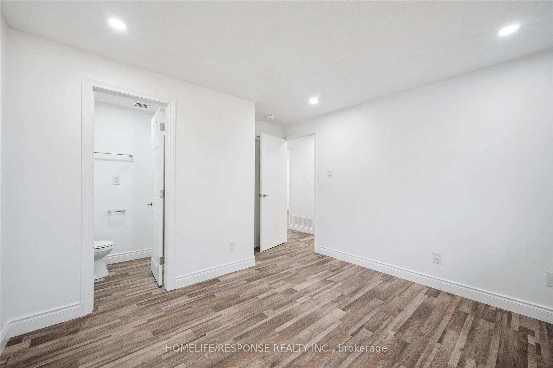 Photo 12 of Unit UPPER, 118 Selkirk Drive, Kitchener — HOMEH