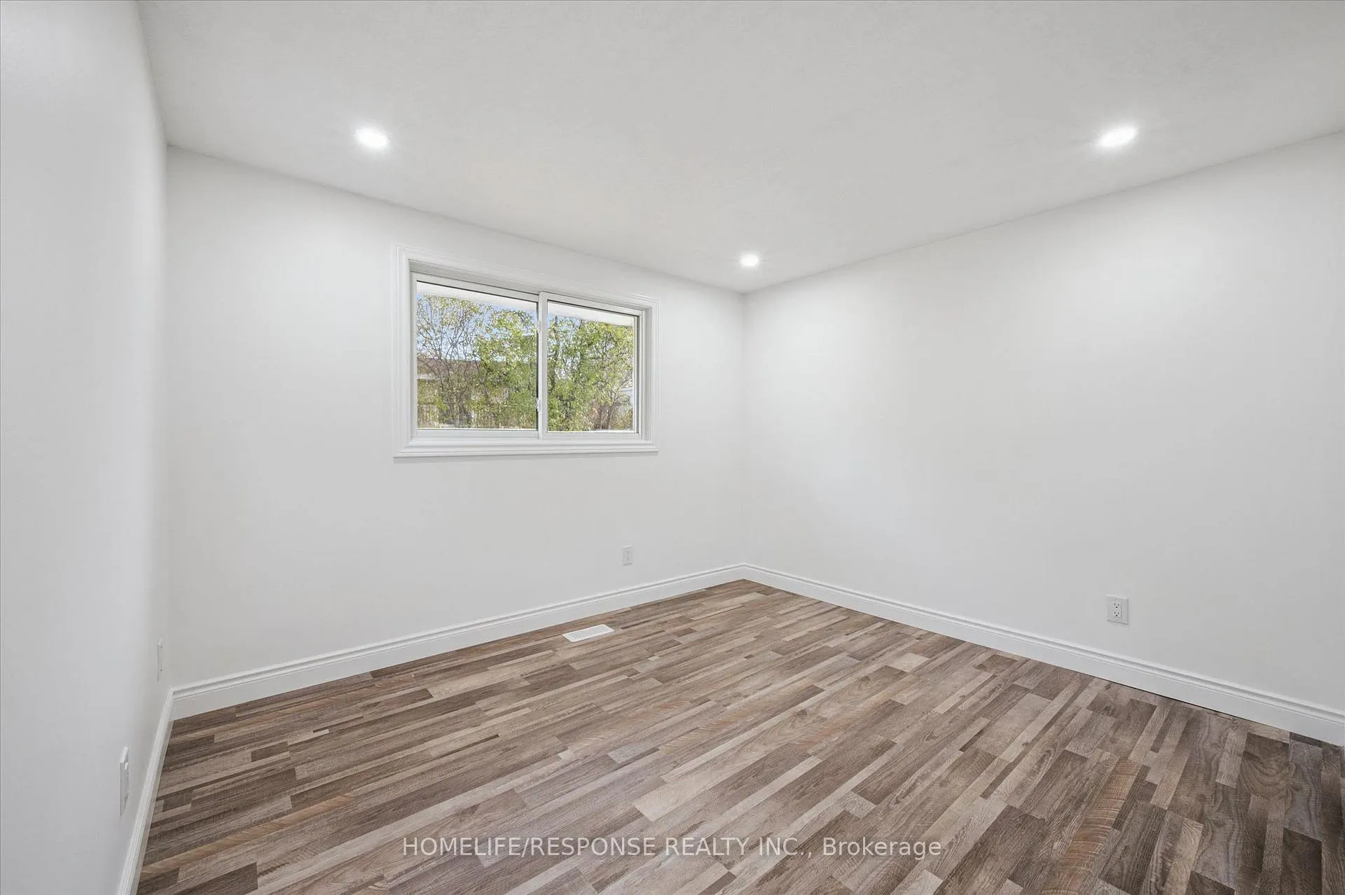 Photo 13 of Unit UPPER, 118 Selkirk Drive, Kitchener — HOMEH