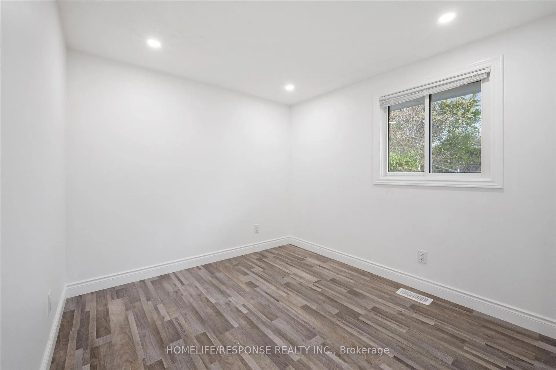 Photo 18 of Unit UPPER, 118 Selkirk Drive, Kitchener — HOMEH