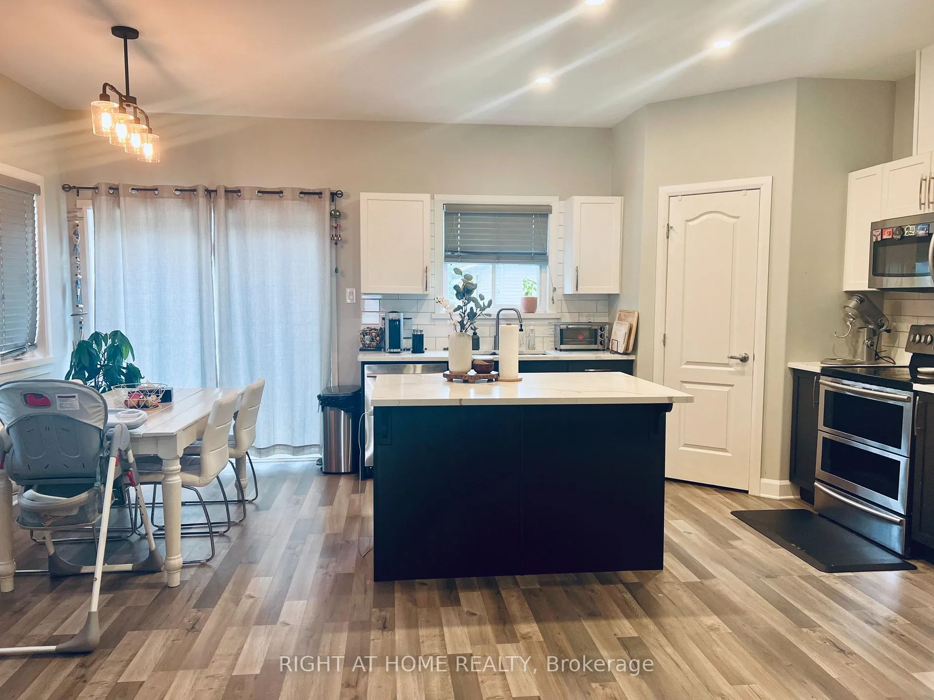 Photo 19 of 96 Stonehaven Way, Arnprior — HOMEH
