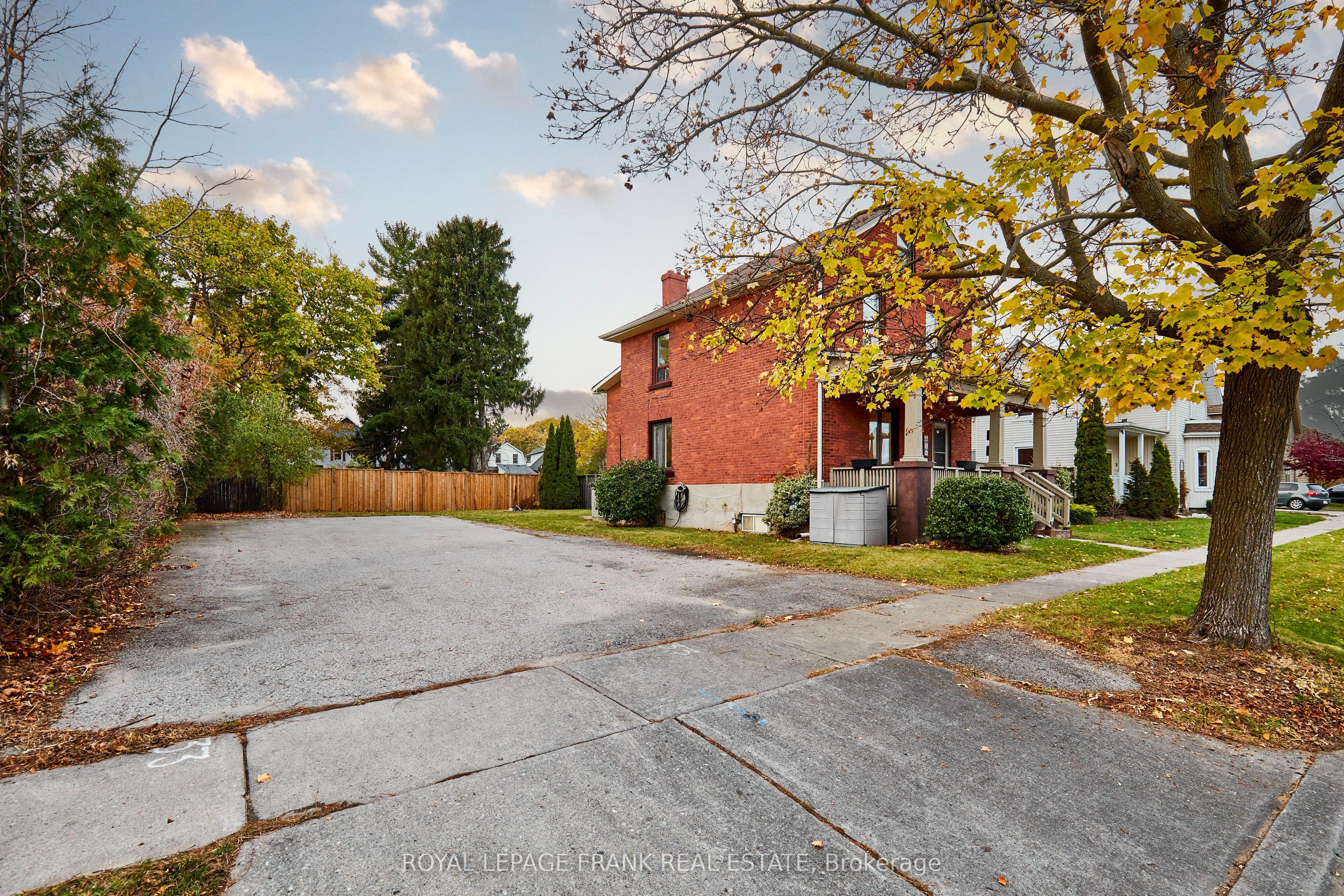 Photo 42 of 82 Nassau Street, Oshawa, Vanier — HOMEH