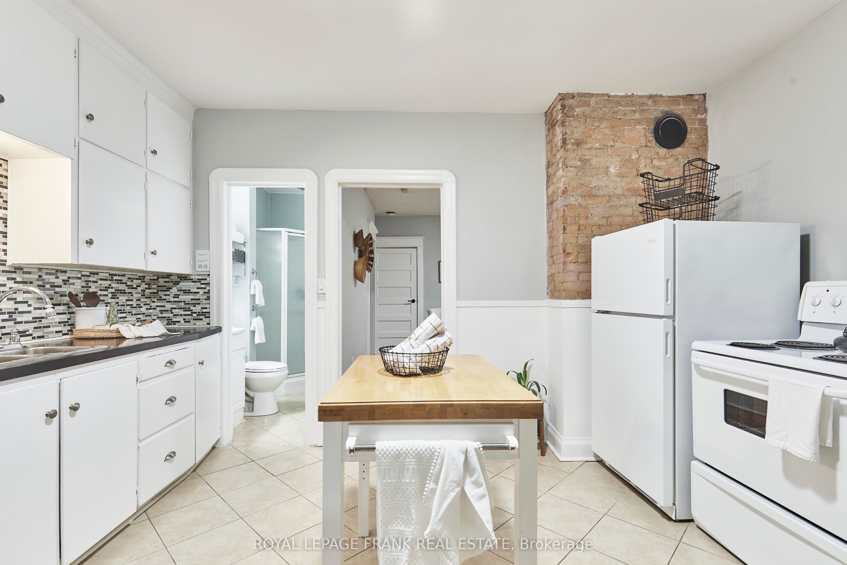 Photo 46 of 82 Nassau Street, Oshawa, Vanier — HOMEH
