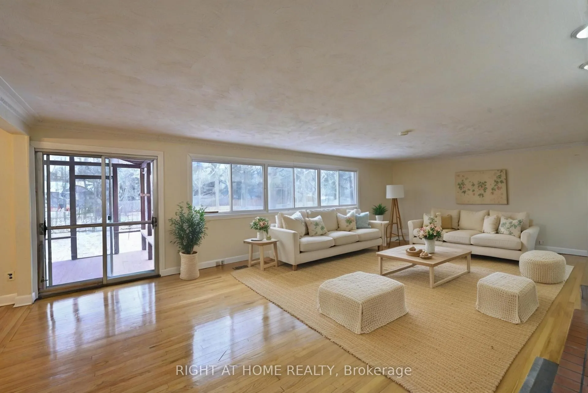 Photo 9 of 356 Summit Avenue, Ottawa, Alta Vista/Faircrest Heights — HOMEH