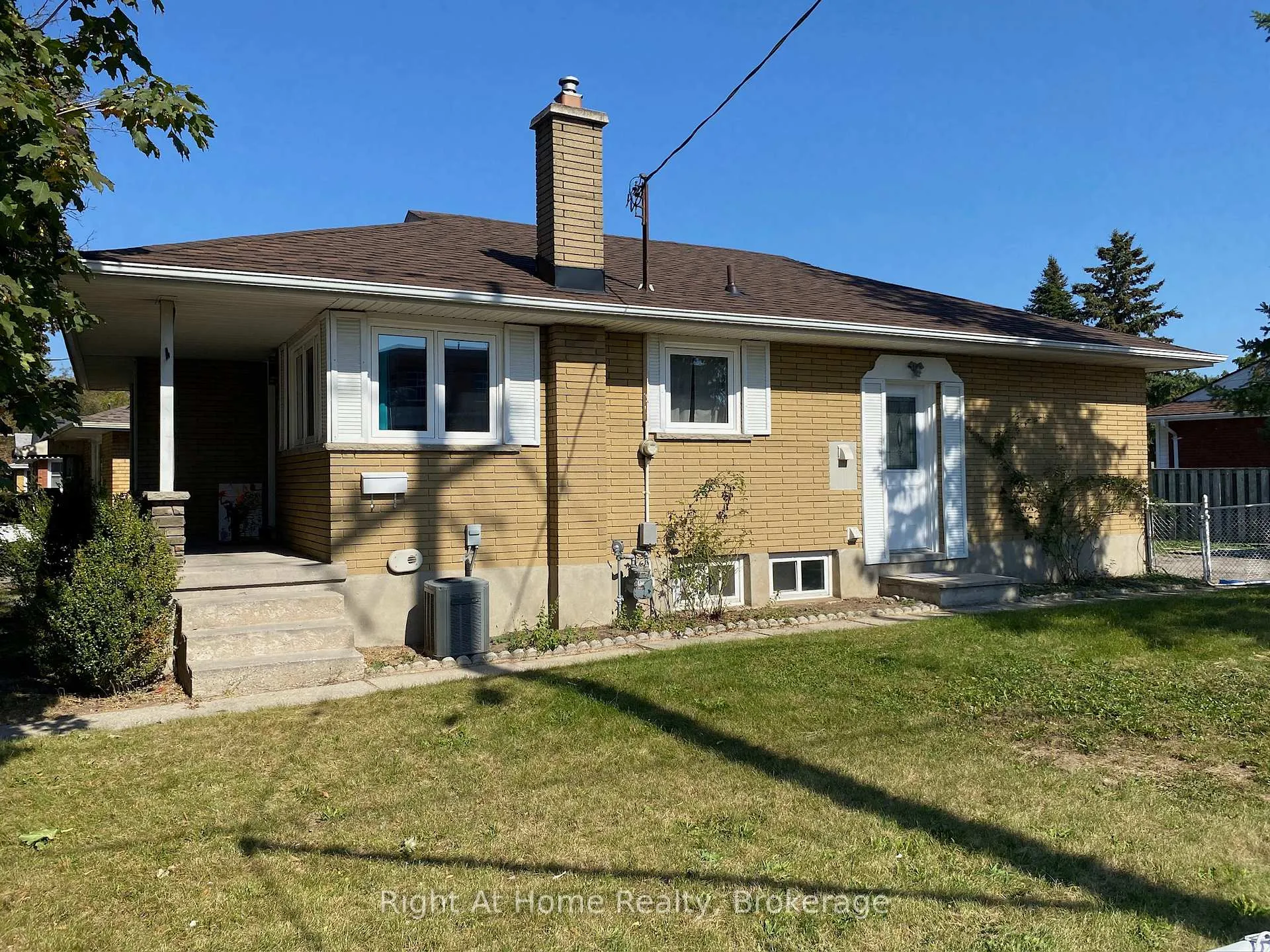 Photo 2 of 263 Franklin Street S, Kitchener — HOMEH