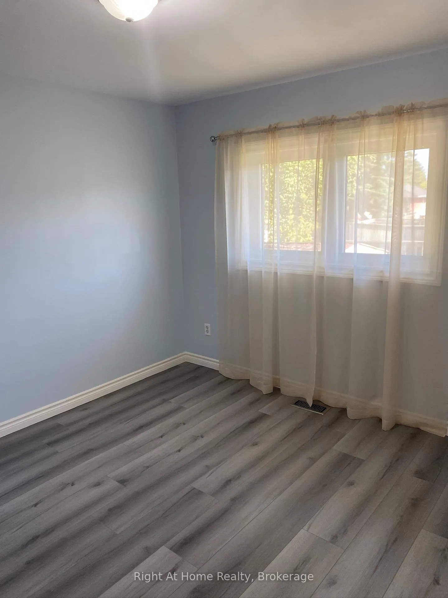 Photo 13 of 263 Franklin Street S, Kitchener — HOMEH