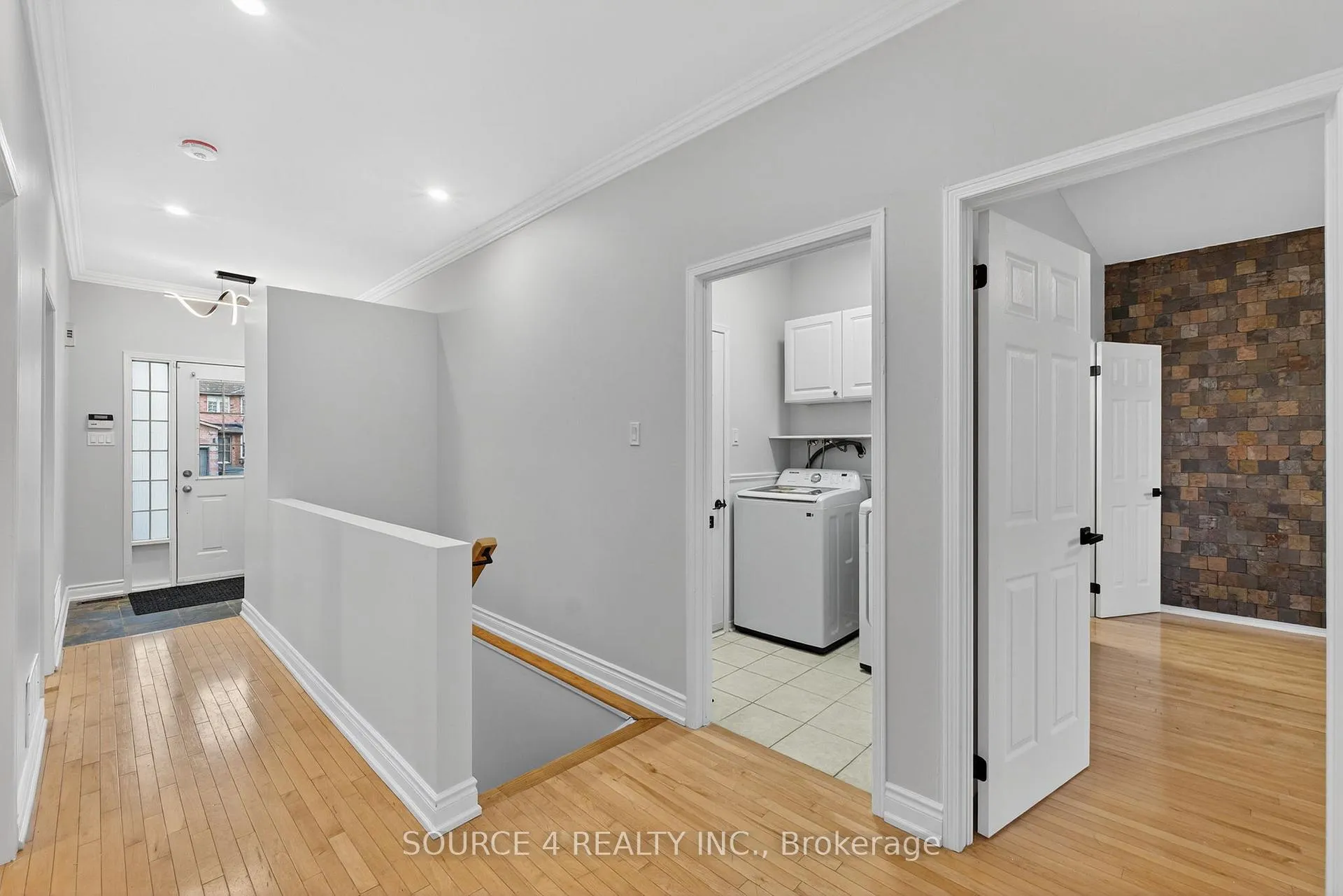 Photo 6 of 100 Tunbridge Road, Barrie, Georgian Drive — HOMEH