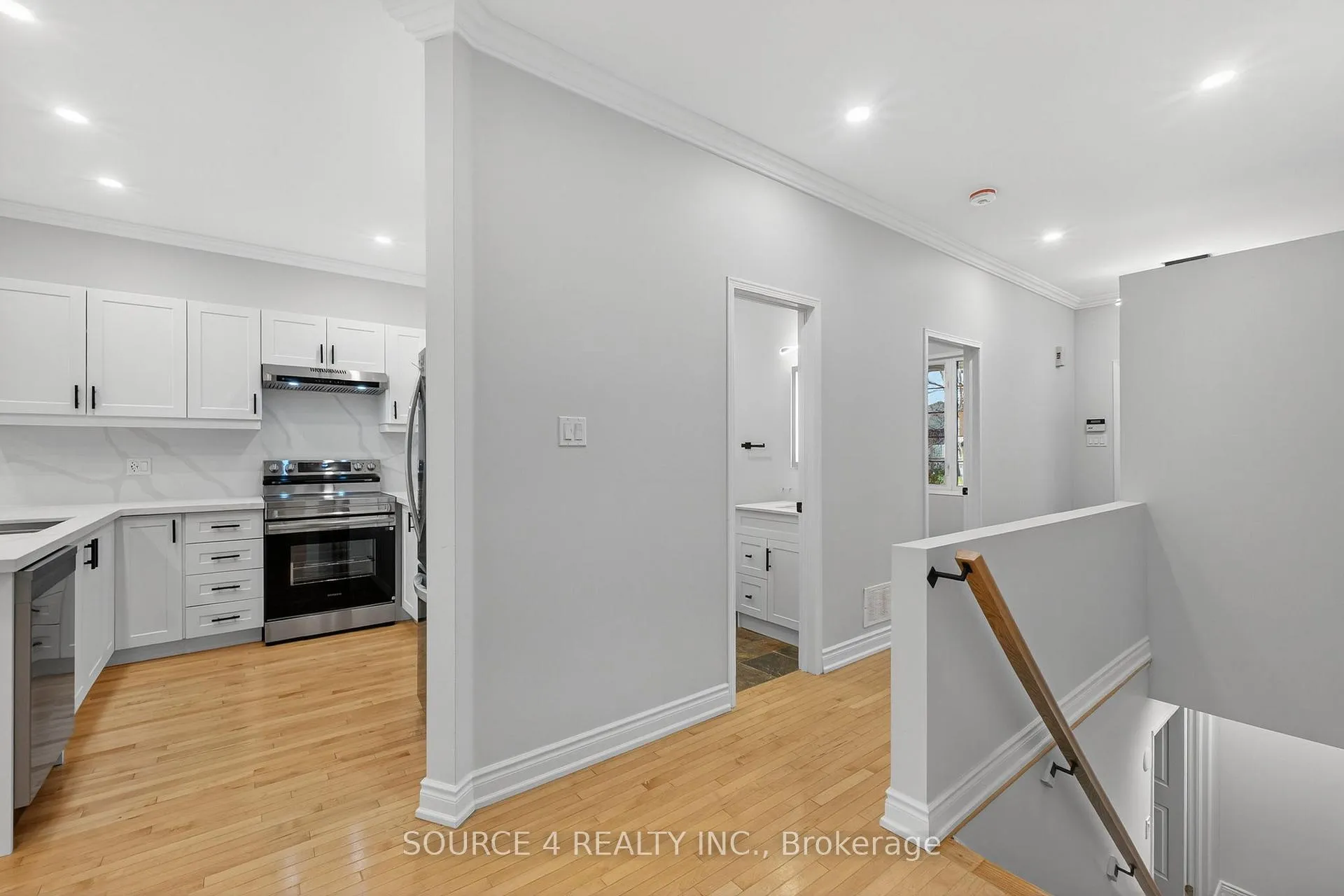 Photo 7 of 100 Tunbridge Road, Barrie, Georgian Drive — HOMEH