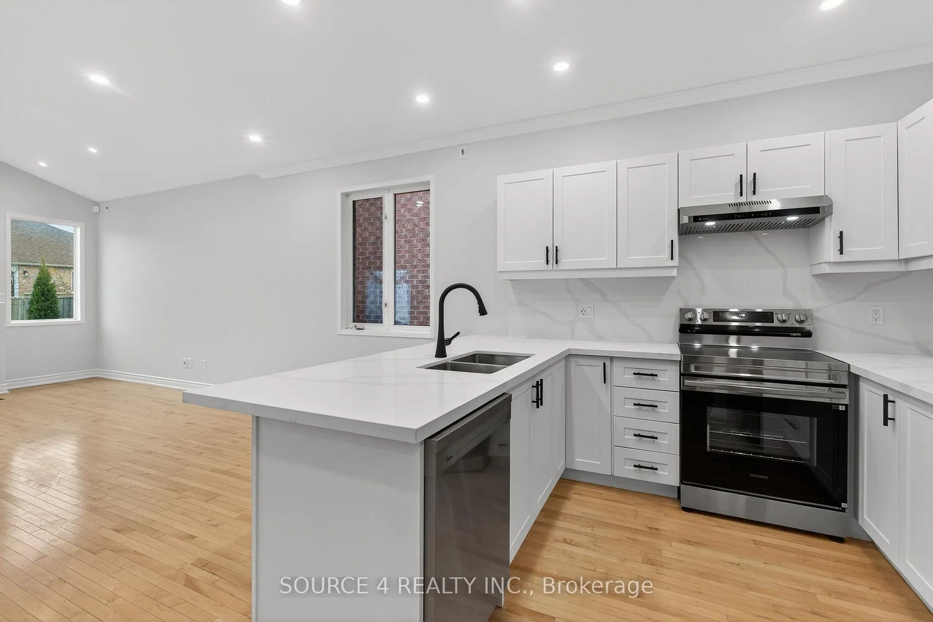 Photo 9 of 100 Tunbridge Road, Barrie, Georgian Drive — HOMEH