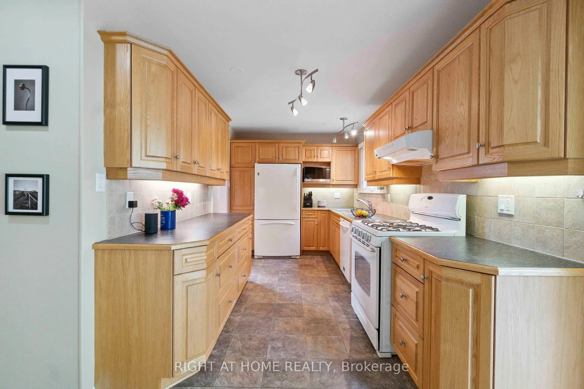 Photo 8 of 53B Tauvette Street, Ottawa, Blackburn Hamlet — HOMEH