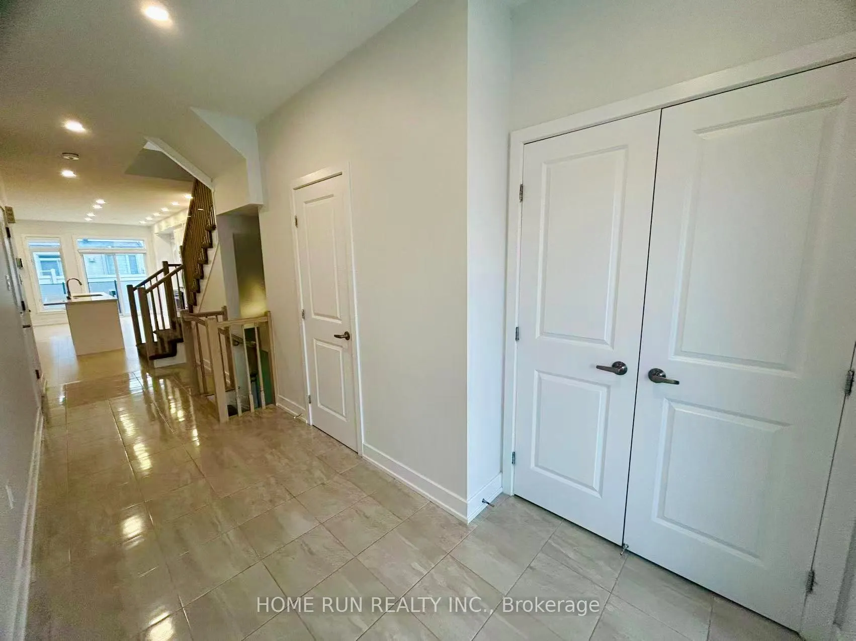 Photo 4 of 870 Solarium Avenue, Ottawa, Riverside South/Gloucester Glen — HOMEH