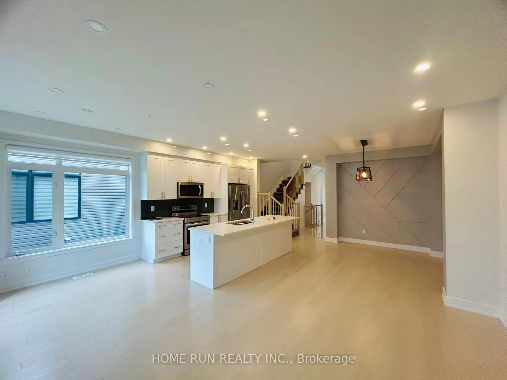 Photo 11 of 870 Solarium Avenue, Ottawa, Riverside South/Gloucester Glen — HOMEH