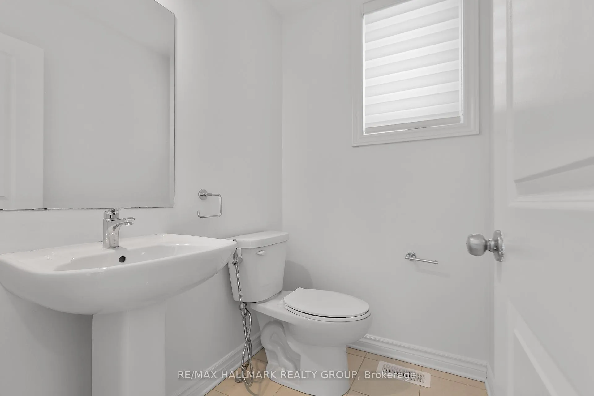 Photo 3 of 2477 Waterlilly Way, Ottawa, Barrhaven - Heritage Park — HOMEH