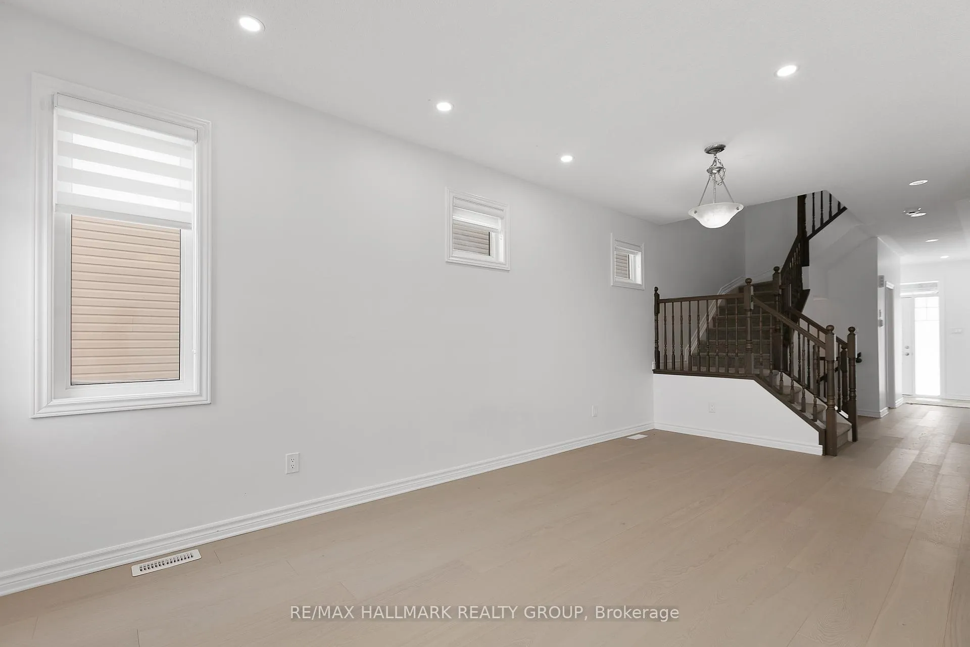 Photo 6 of 2477 Waterlilly Way, Ottawa, Barrhaven - Heritage Park — HOMEH