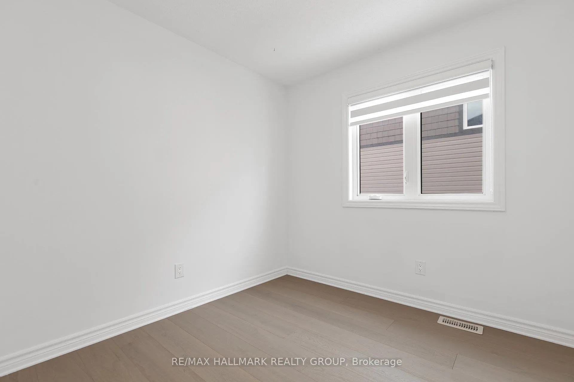 Photo 13 of 2477 Waterlilly Way, Ottawa, Barrhaven - Heritage Park — HOMEH