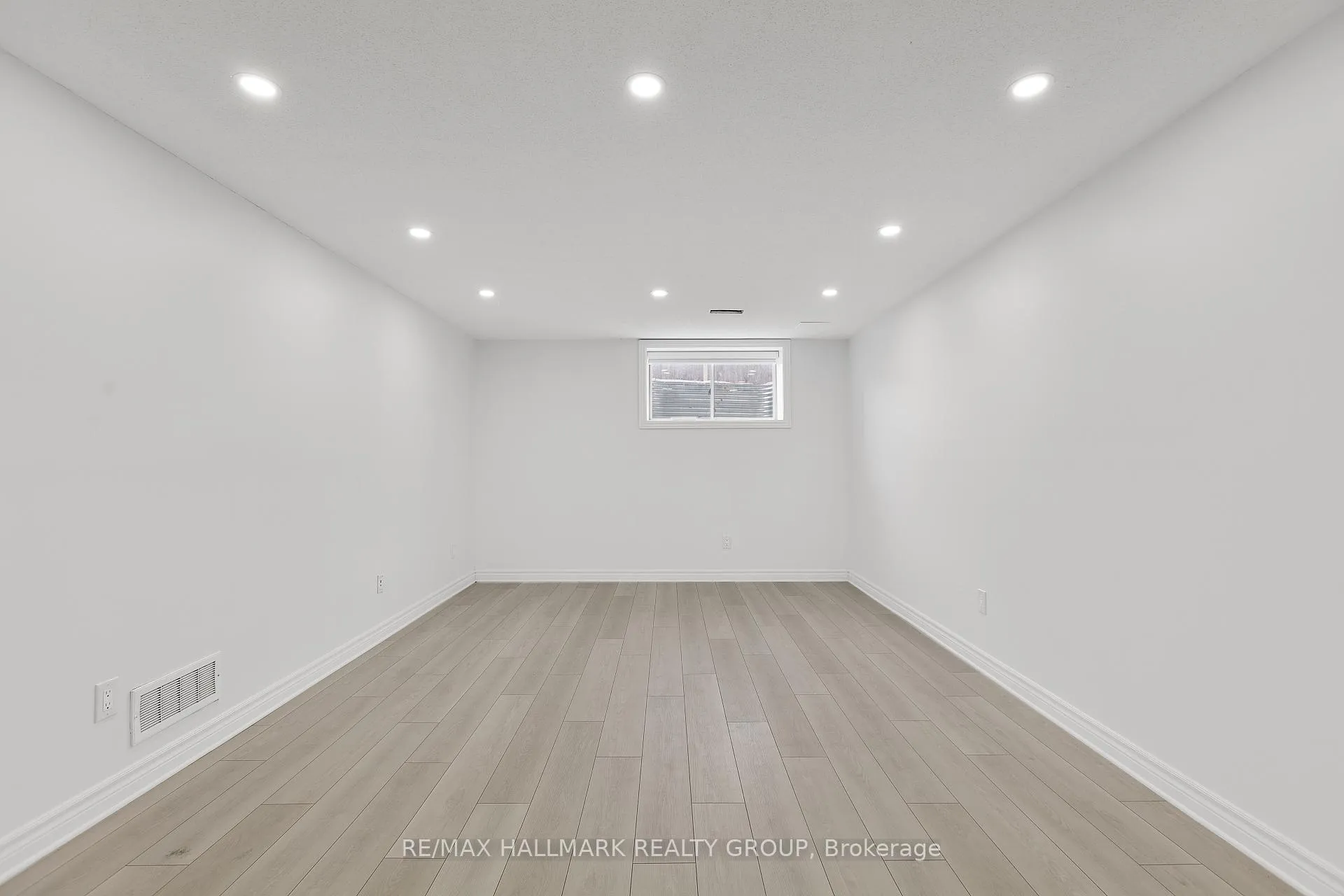 Photo 21 of 2477 Waterlilly Way, Ottawa, Barrhaven - Heritage Park — HOMEH
