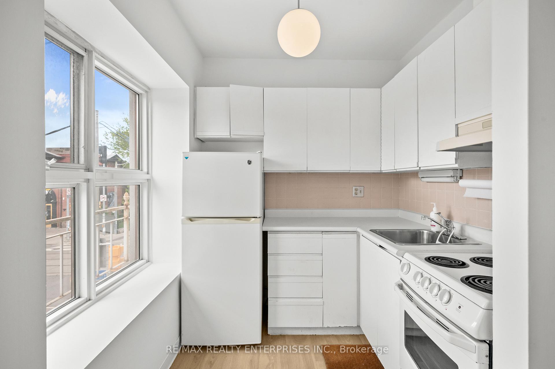 Photo 14 of Unit 2, 770 College Street, Toronto, Palmerston-Little Italy — HOMEH