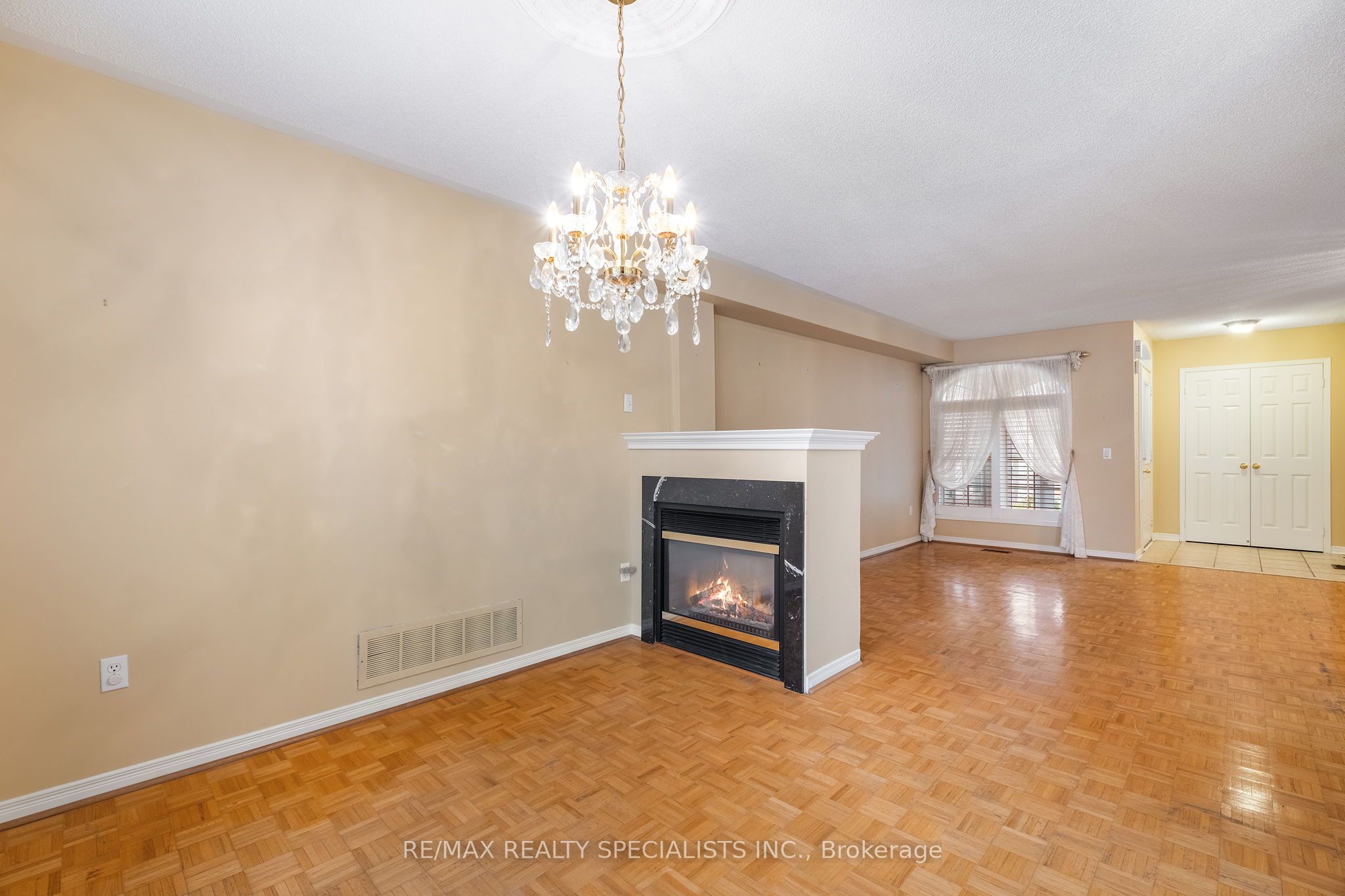 Photo 51 of 92 Stella Crescent, Caledon, Bolton East — HOMEH