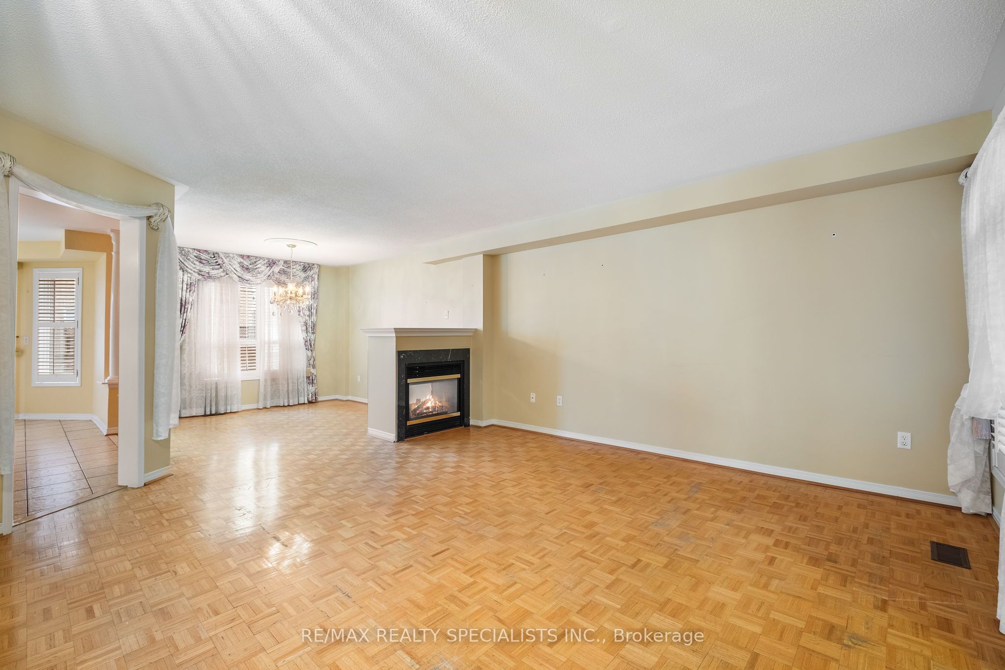 Photo 46 of 92 Stella Crescent, Caledon, Bolton East — HOMEH