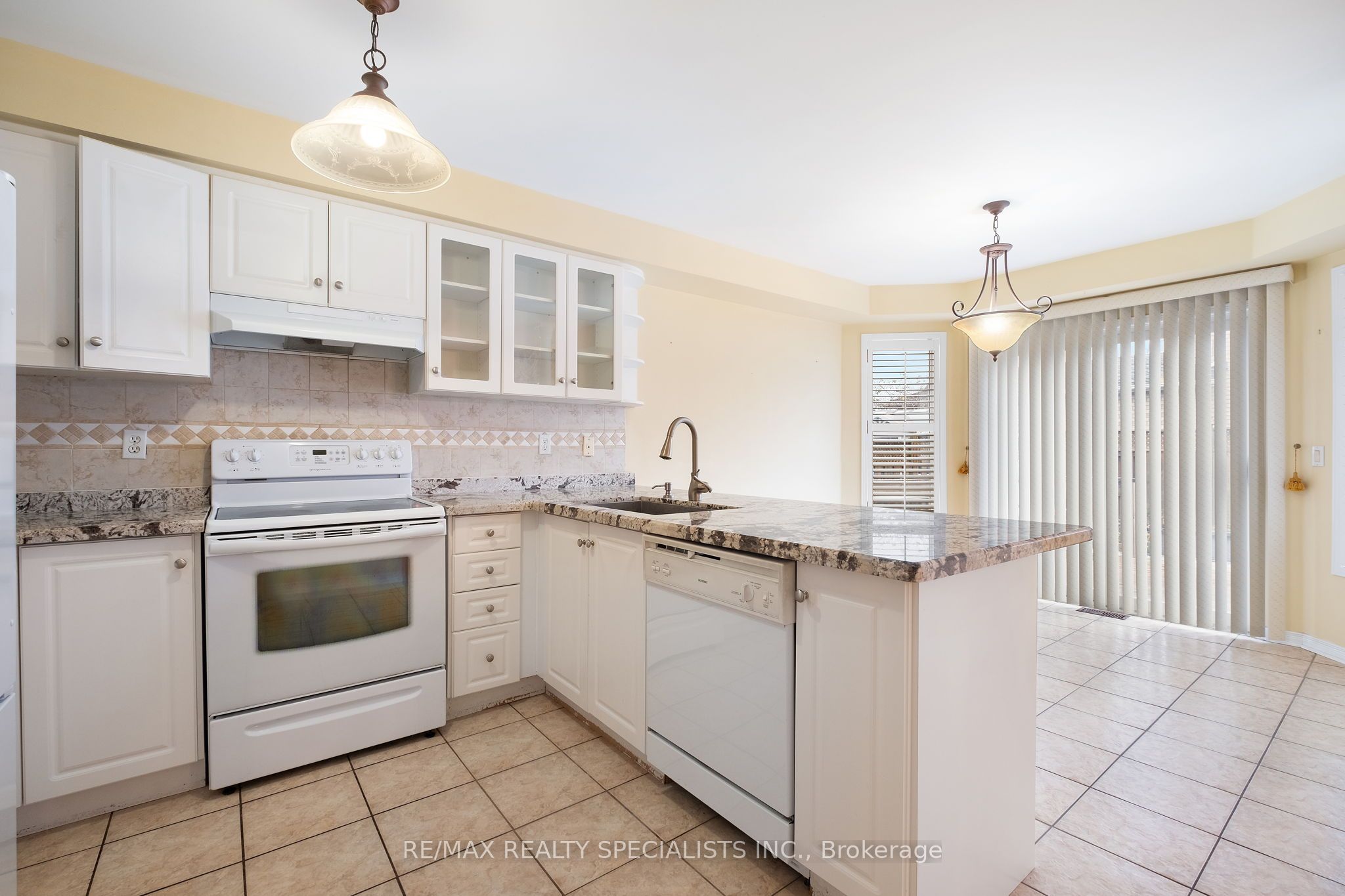 Photo 53 of 92 Stella Crescent, Caledon, Bolton East — HOMEH