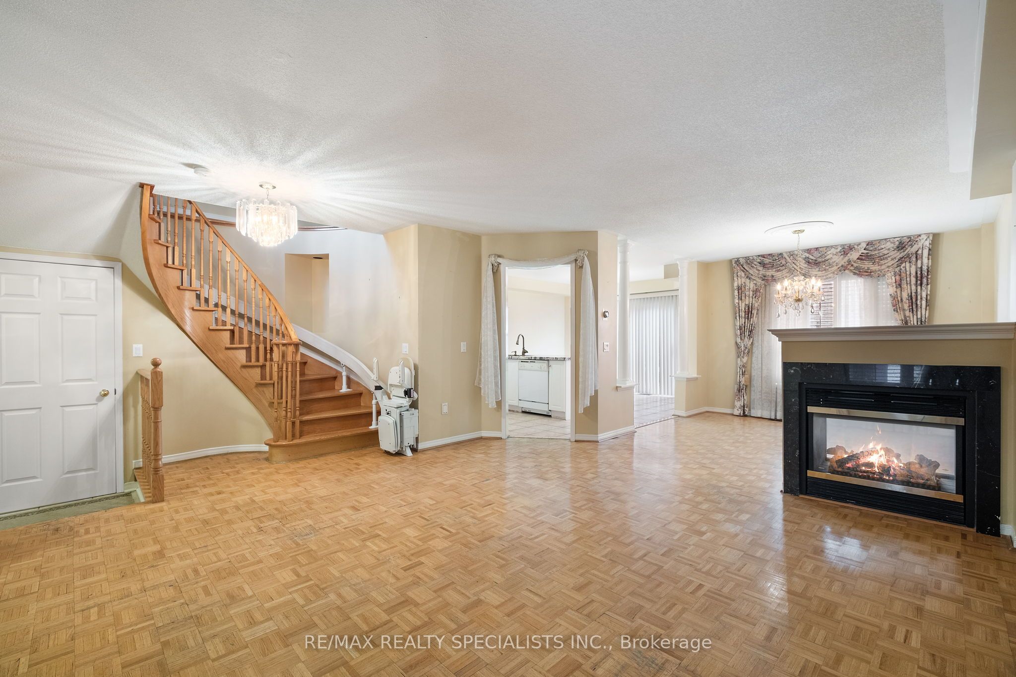 Photo 47 of 92 Stella Crescent, Caledon, Bolton East — HOMEH