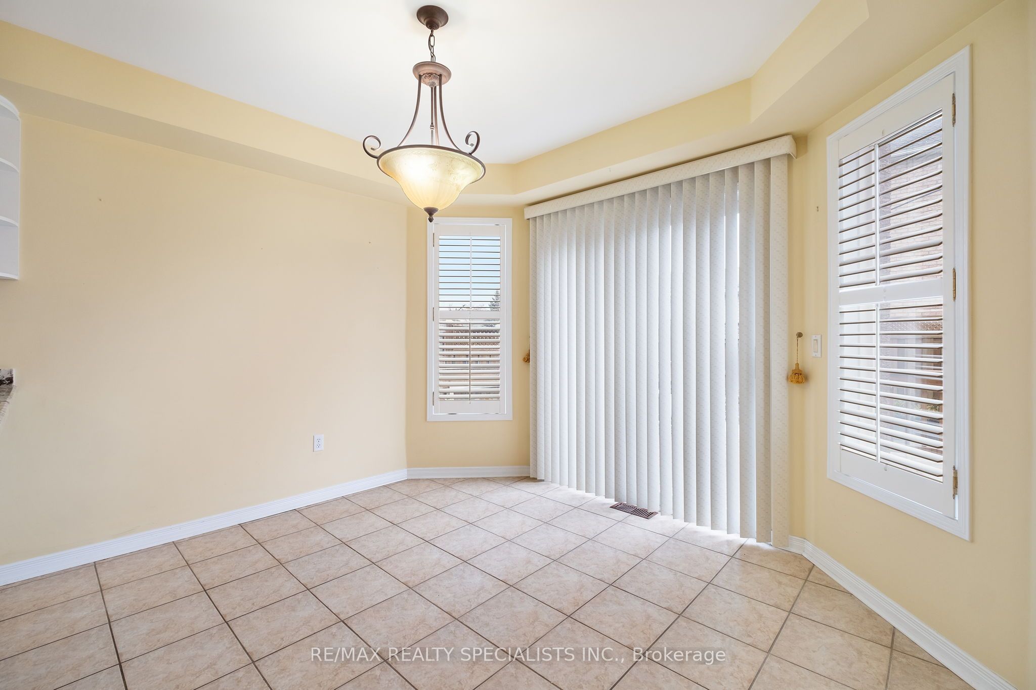 Photo 56 of 92 Stella Crescent, Caledon, Bolton East — HOMEH